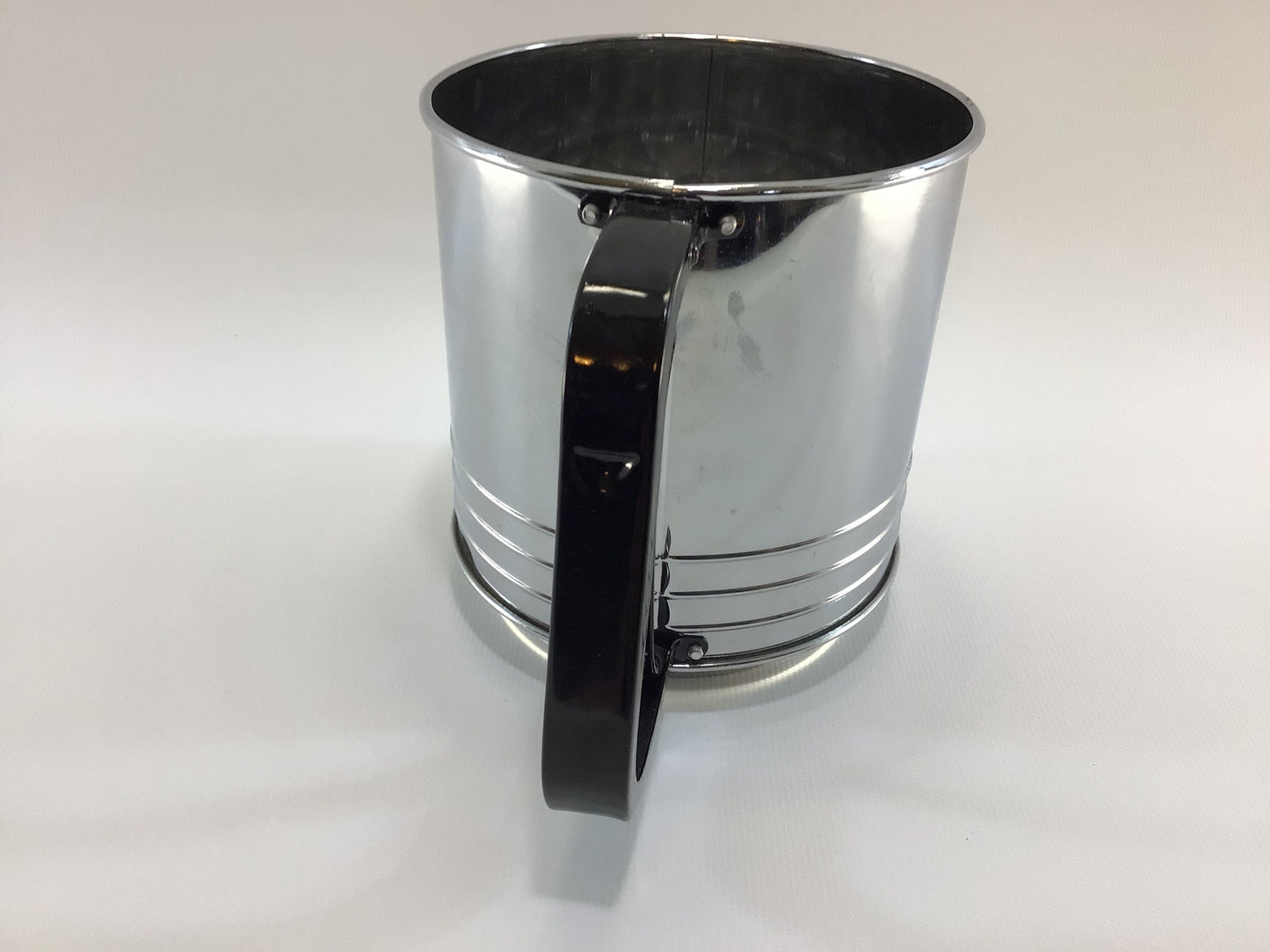 Maynard Sifter 5 Cup Triple Screen Black Handle Vintage Kitchen Collectible Utensils