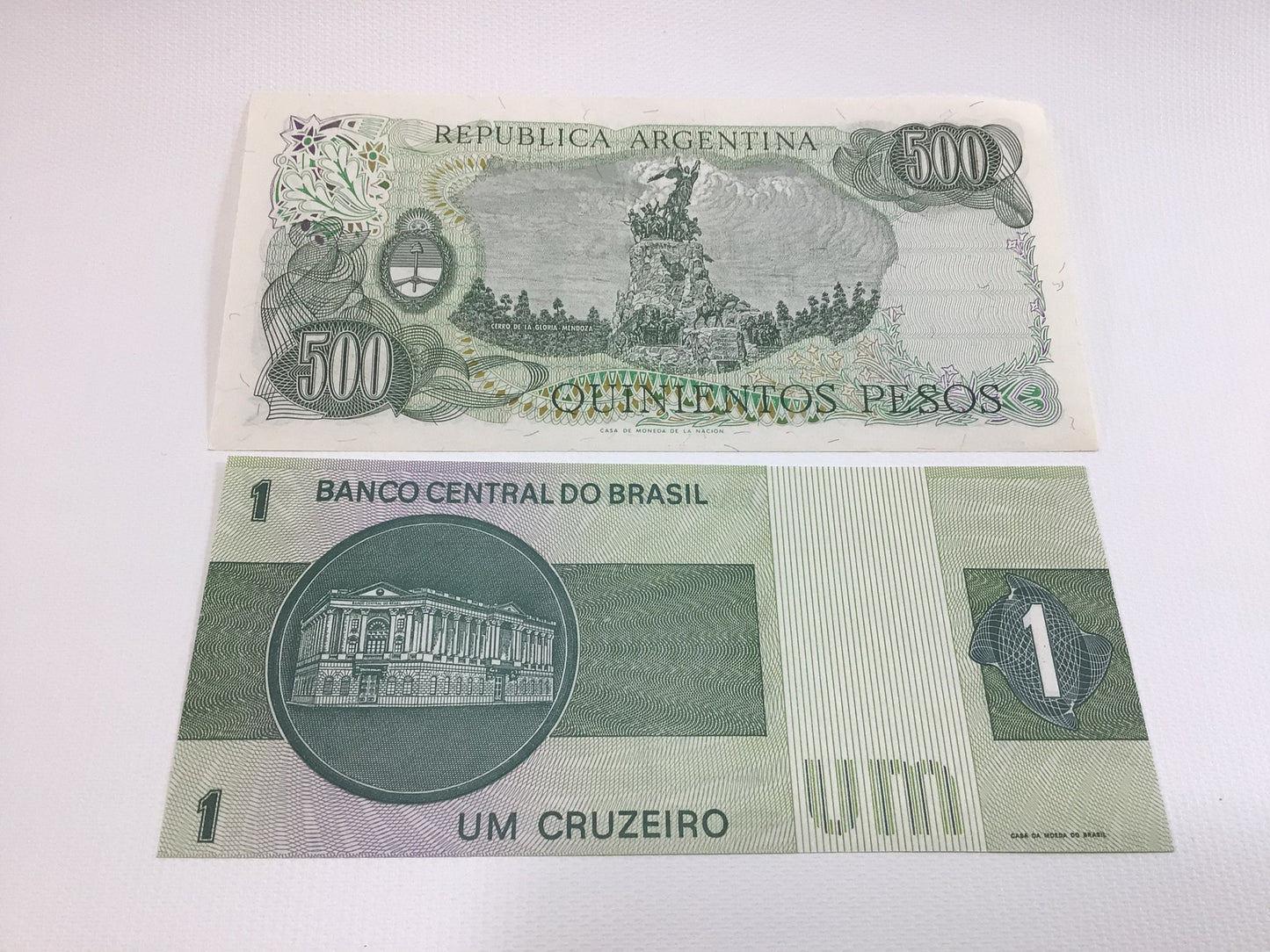 Argentina Quinientos Pesos and Brazil Um Cruzeiro Bank Notes