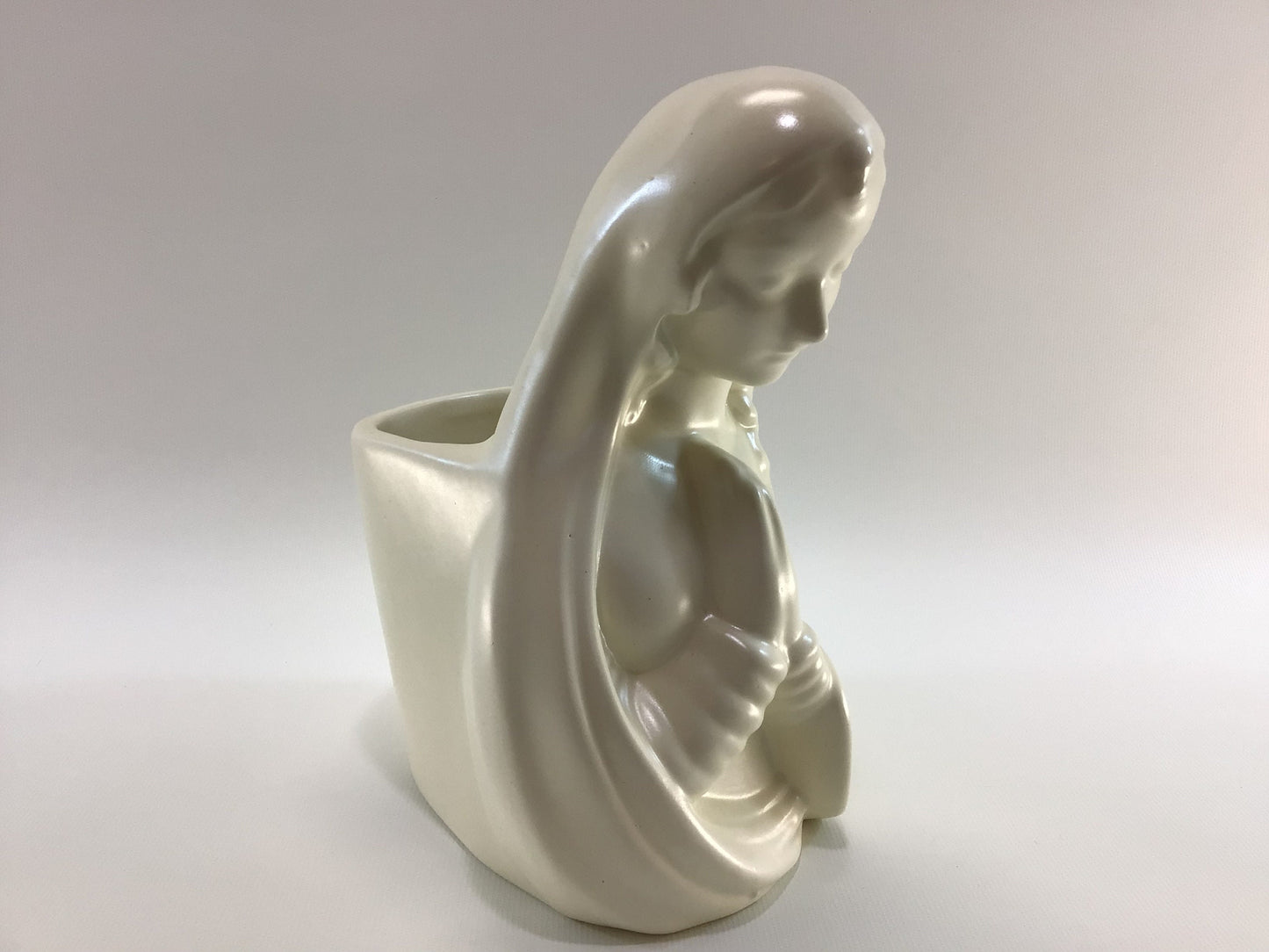 Haeger Ceramic Madonna 9" Planter Vintage Collectible Pottery