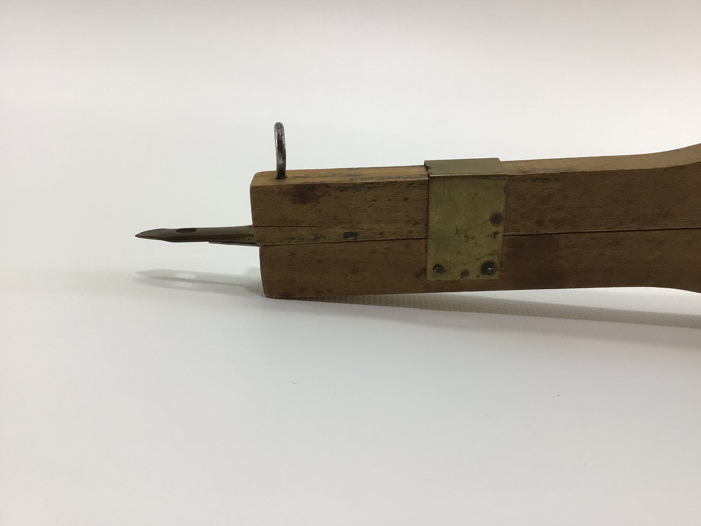 Antique Rug Shuttle Needle Primitive Collectible Sewing Notion Rustic Gadget
