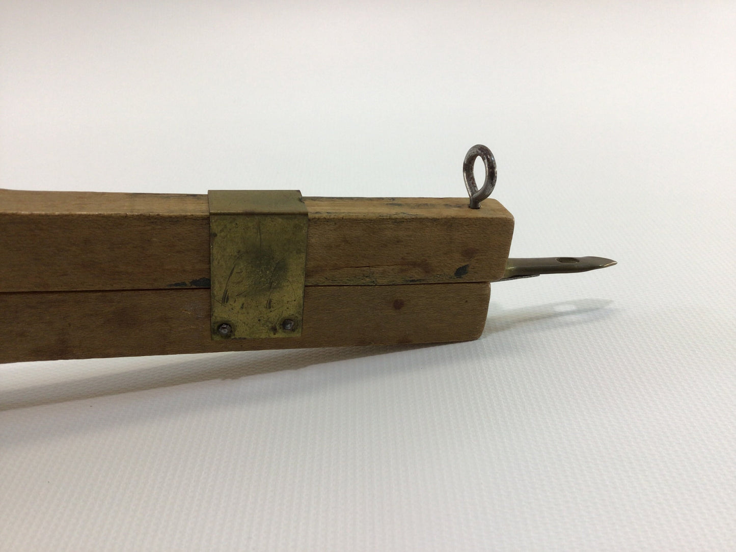 Antique Rug Shuttle Needle Primitive Collectible Sewing Notion Rustic Gadget