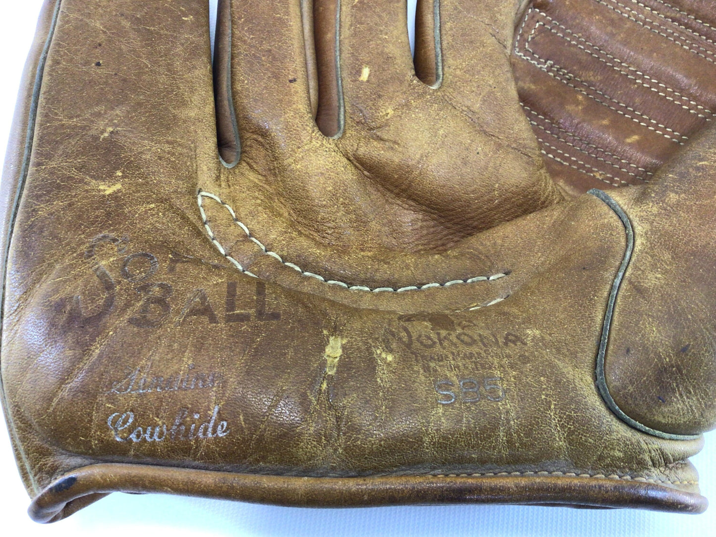 Softball Glove Nokona Leather Goods Vintage Made in USA Genuine Cowhide Model S85 Collectible Outdoor Sporting Equipment Fielder's Mitt