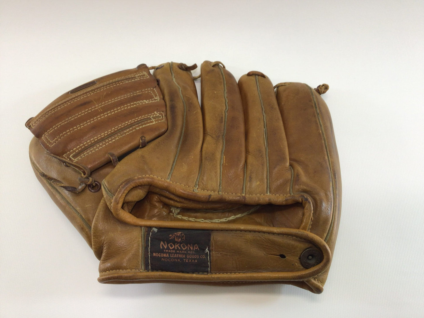 Softball Glove Nokona Leather Goods Vintage Made in USA Genuine Cowhide Model S85 Collectible Outdoor Sporting Equipment Fielder's Mitt