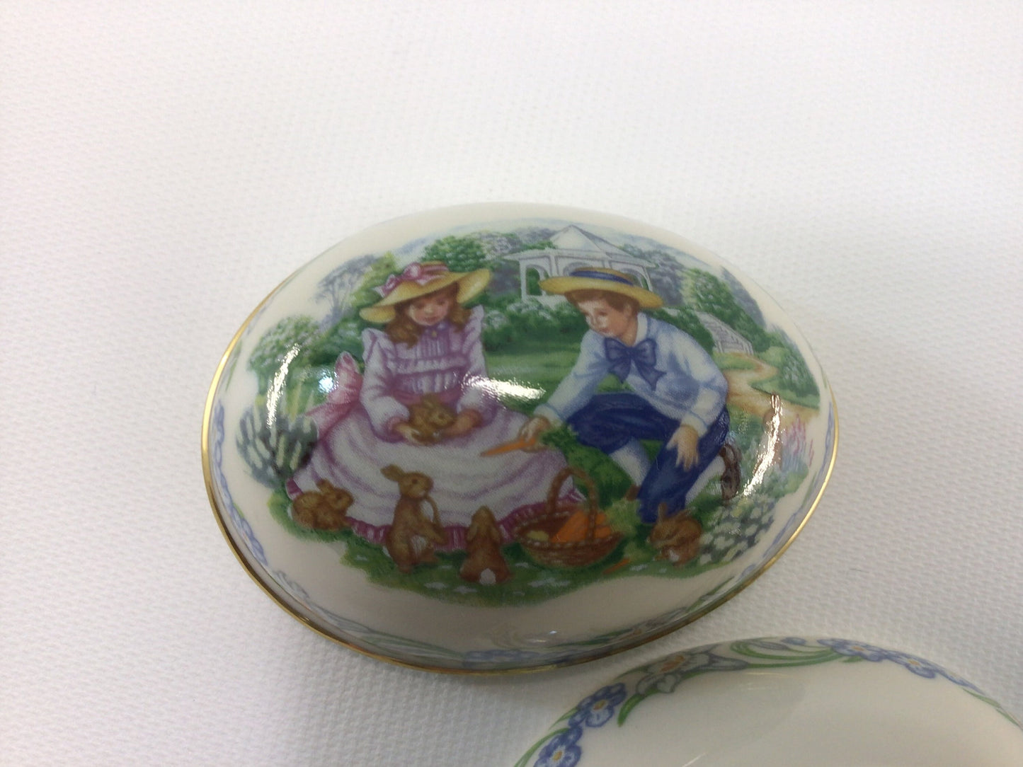 Lenox Porcelain Easter Egg Trinket Dish Vintage Holiday Home Decor Accent 1991 Sharing Easter Gifts