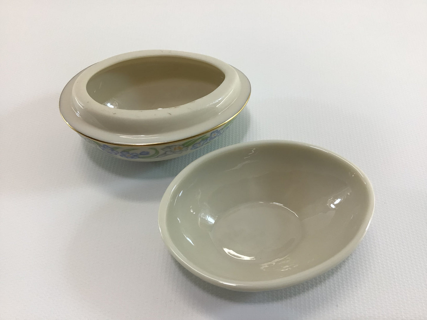 Lenox Porcelain Easter Egg Trinket Dish Vintage Holiday Home Decor Accent 1991 Sharing Easter Gifts