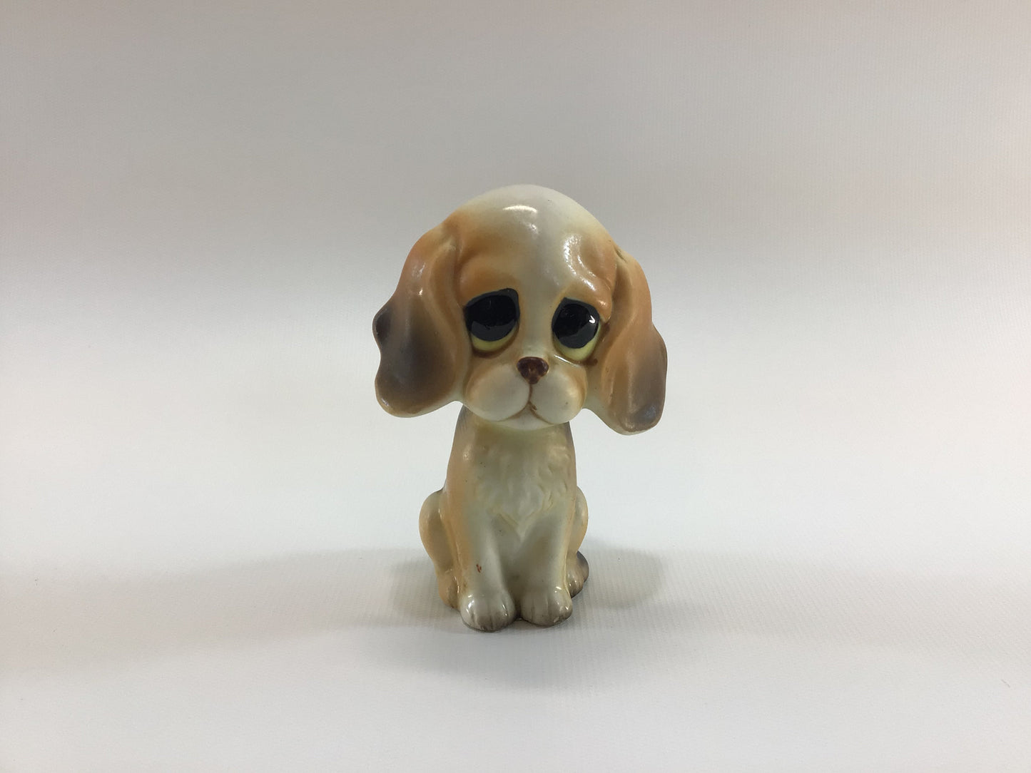 Lefton Big Eye Beagle Puppy Figurine H6862 Hand Painted Bisque Tabletop Home Decor