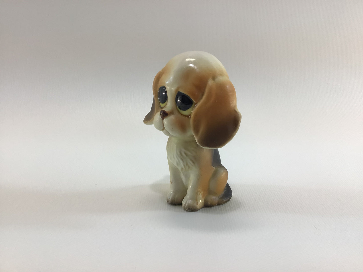Lefton Big Eye Beagle Puppy Figurine H6862 Hand Painted Bisque Tabletop Home Decor