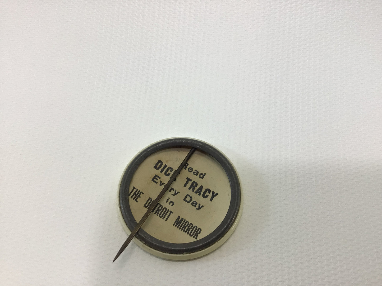 Dick Tracy Detective Vintage Advertising Detroit Mirror Celluloid Pinback Button Toy Premium Blue Jacket