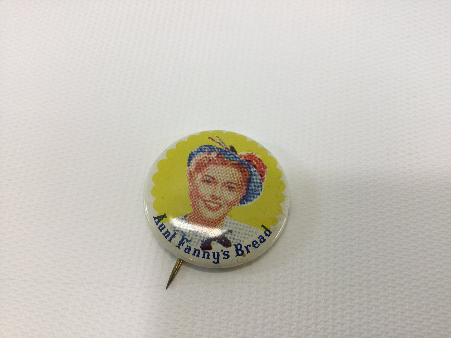 Aunt Fanny's Bread Vintage Tin Litho Advertising Pinback Button Premium Give Away Toy