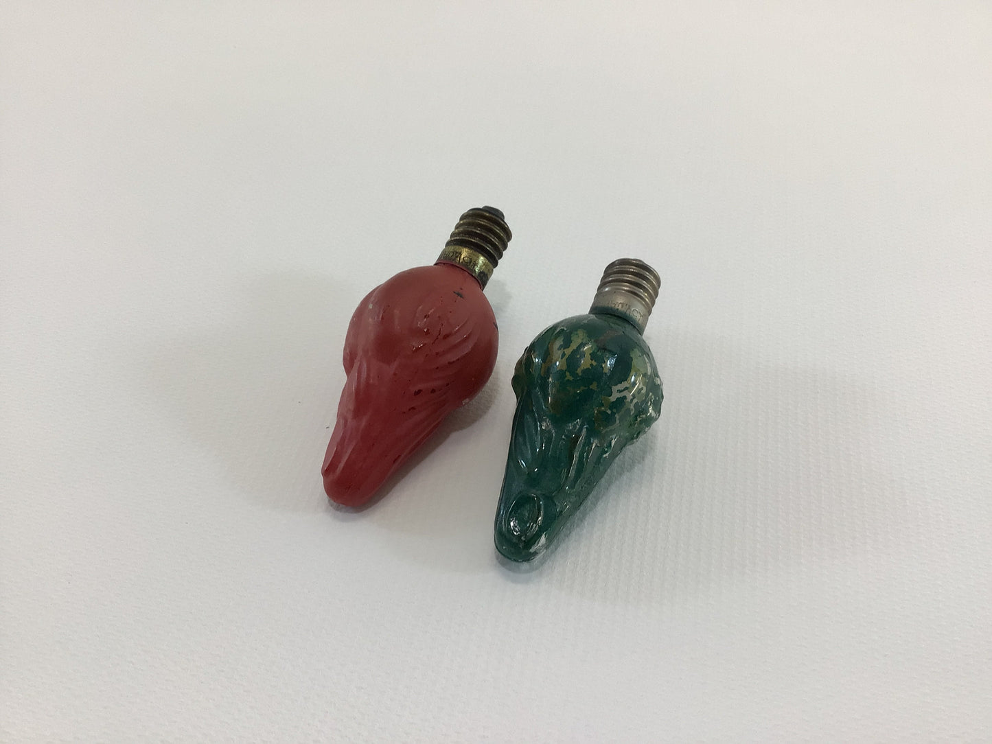 Vintage C6 Lamp Christmas Tree Light Bulbs 1 Red 1 Green Flame Swirls - Tested Working