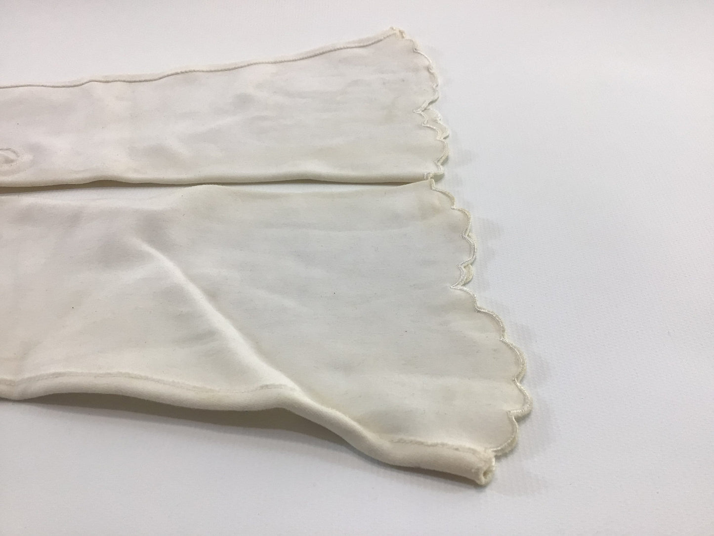 White Mid Length Formal Gloves with Embroidered Cut Eyelet and Scalloped Cuffs size Small