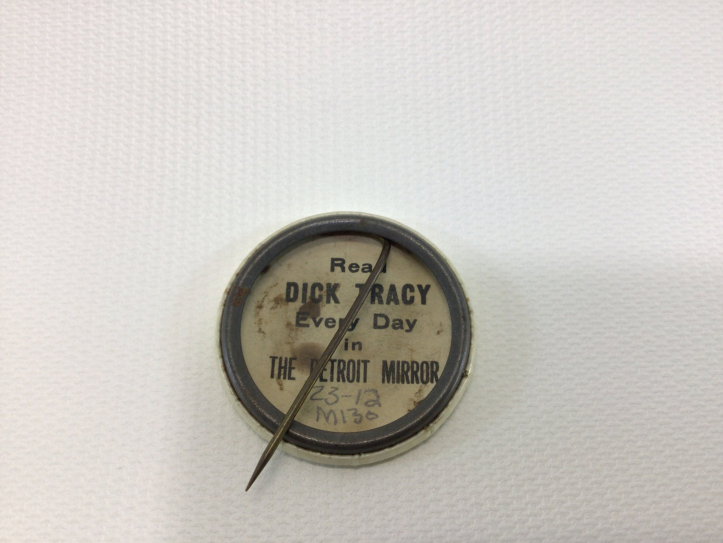 Dick Tracy Detective Vintage Advertising Detroit Mirror Celluloid Pinback Button Toy Premium Yellow Jacket