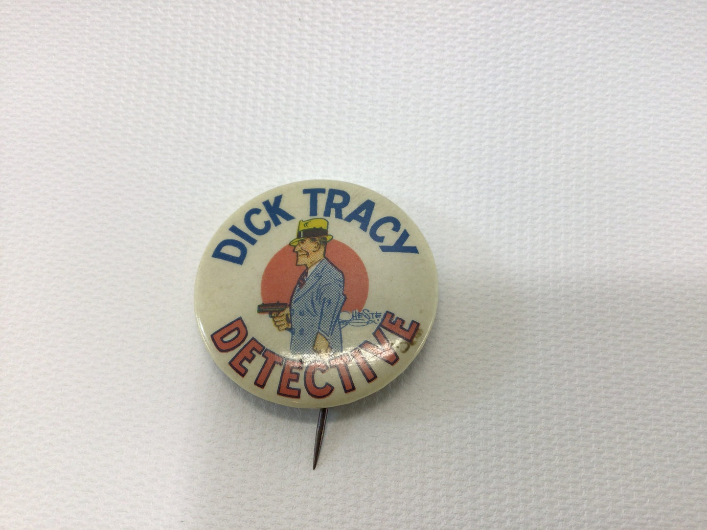 Dick Tracy Detective Vintage Advertising Detroit Mirror Celluloid Pinback Button Toy Premium Blue Jacket