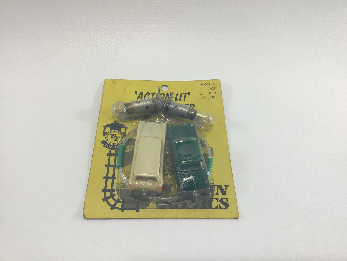 Action Lit HO Scale Automobiles Vintage Model Railroad Miniature Electronic Parts