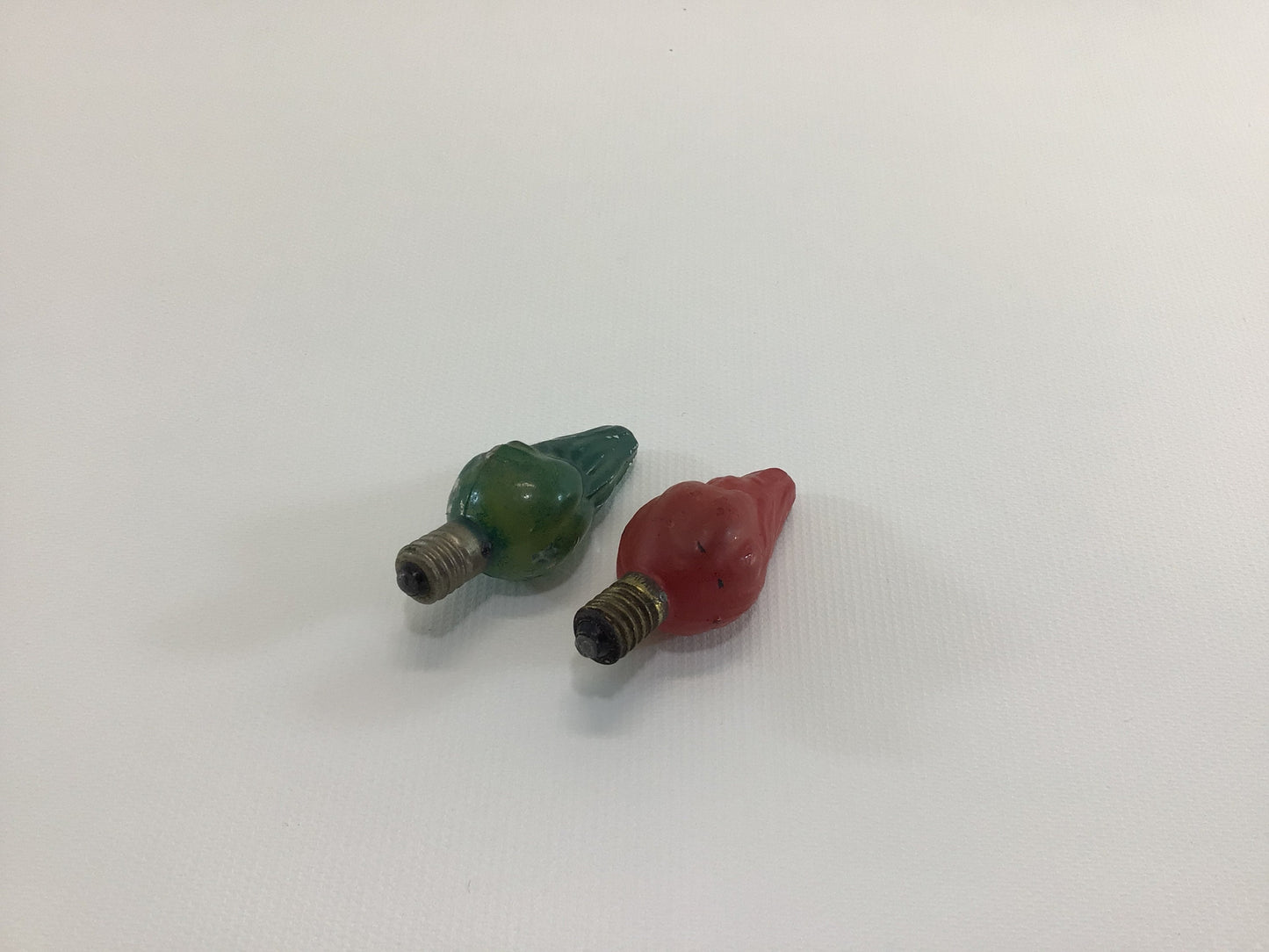 Vintage C6 Lamp Christmas Tree Light Bulbs 1 Red 1 Green Flame Swirls - Tested Working