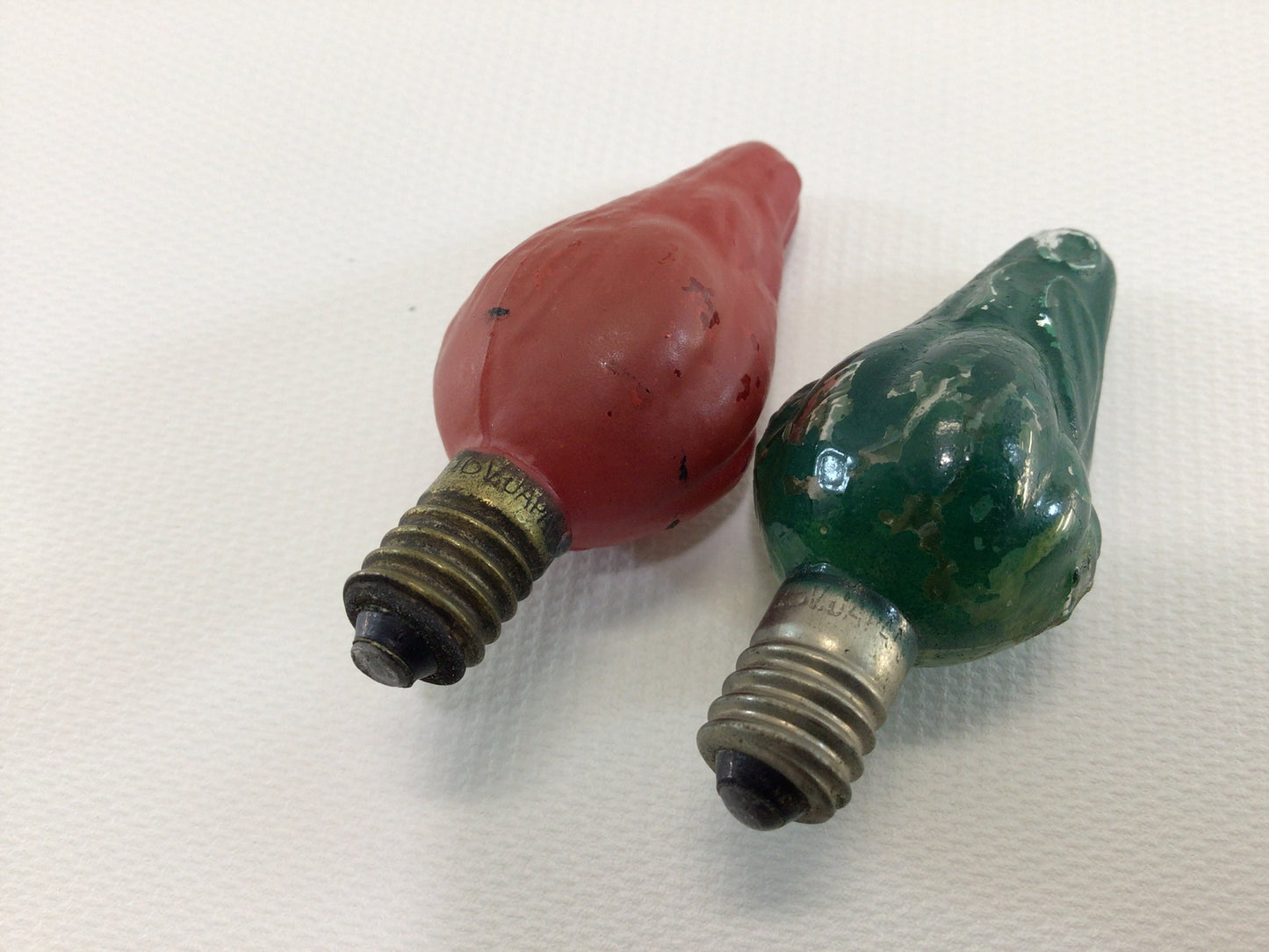 Vintage C6 Lamp Christmas Tree Light Bulbs 1 Red 1 Green Flame Swirls - Tested Working