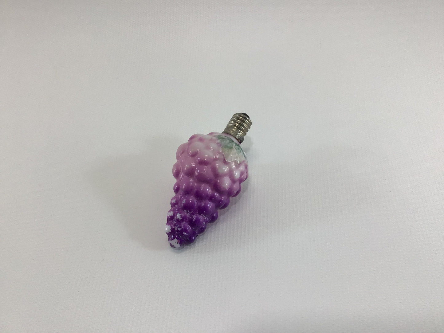 Vintage Milk Glass Grapes C6 Lamp Christmas Tree Light Ornament - Tested Working