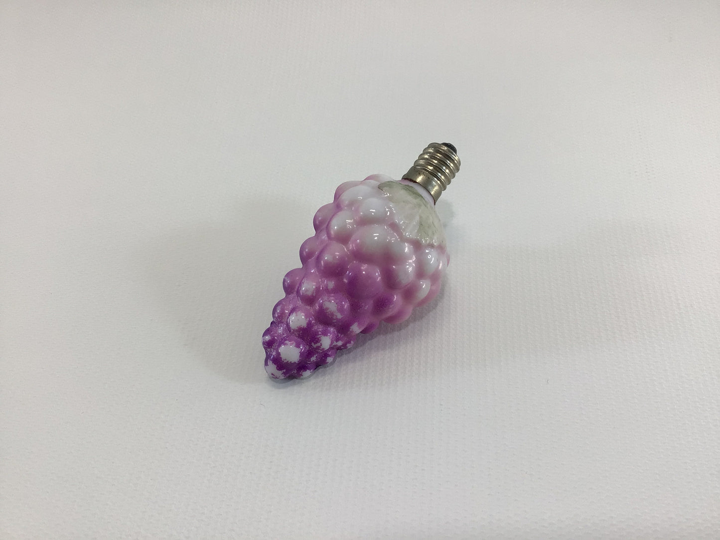 Vintage Milk Glass Grapes C6 Lamp Christmas Tree Light Ornament - Tested Working