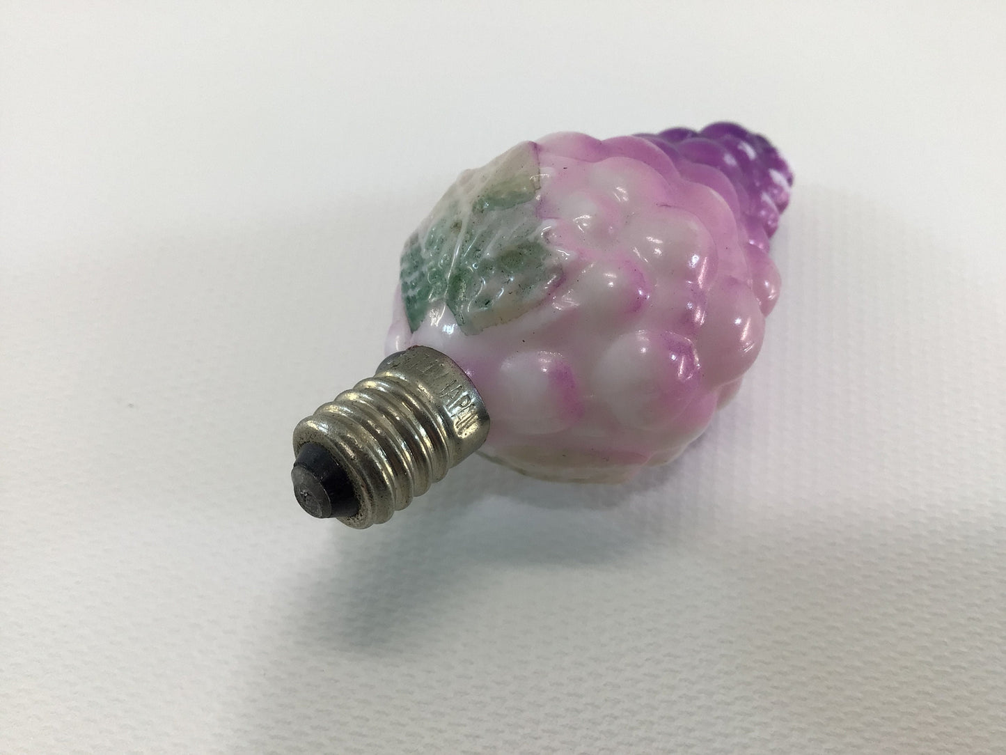 Vintage Milk Glass Grapes C6 Lamp Christmas Tree Light Ornament - Tested Working