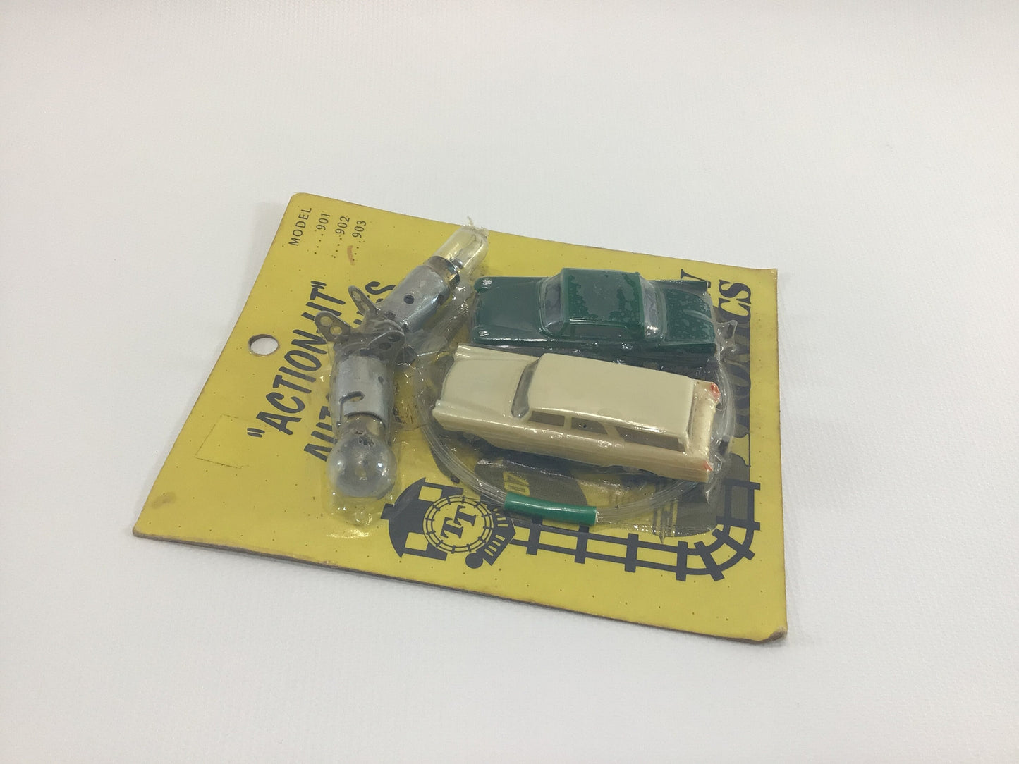 Action Lit HO Scale Automobiles Vintage Model Railroad Miniature Electronic Parts