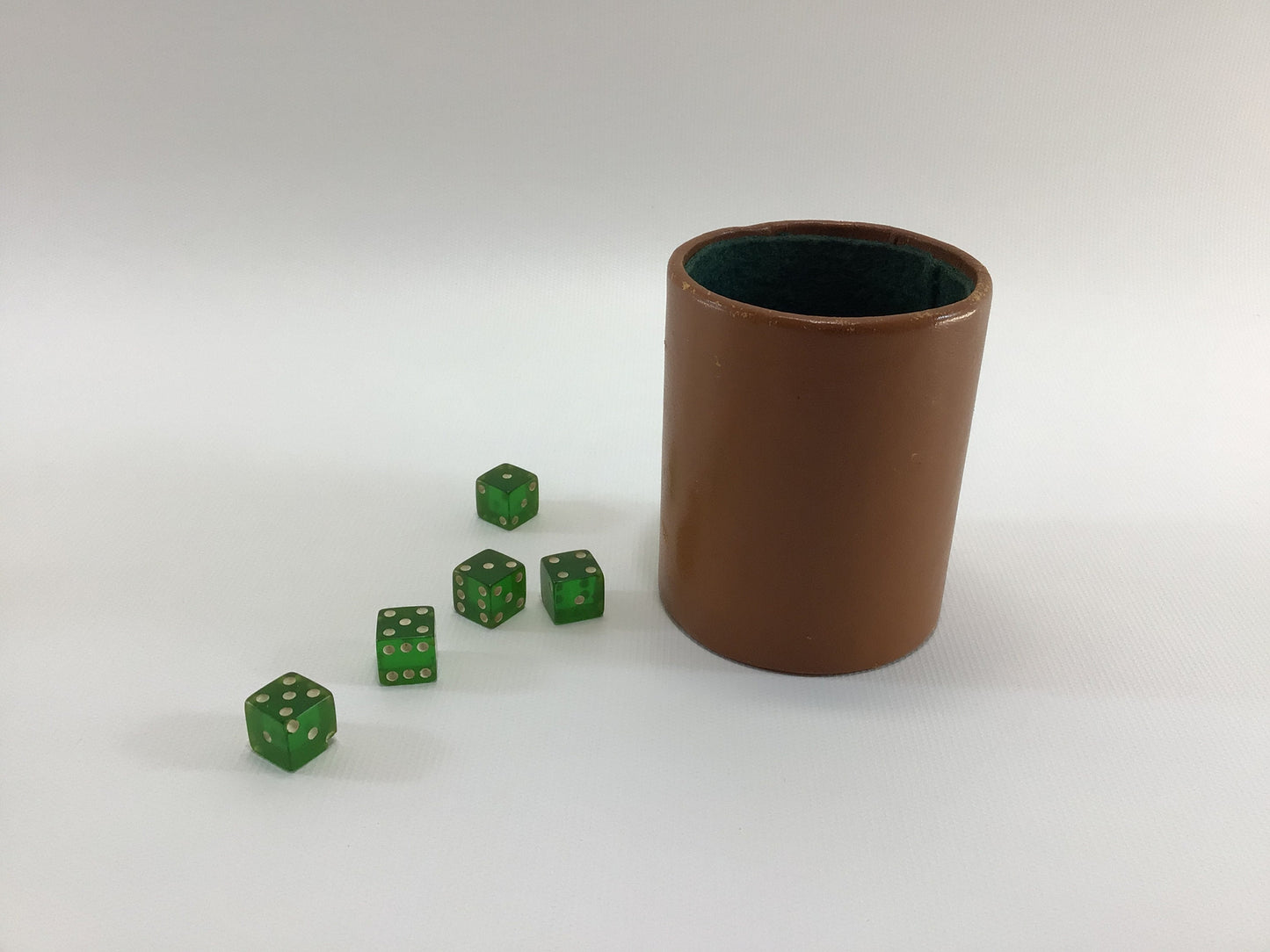 5 Green Acrylic 1/2" Dice in Naugahyde Faux Leather Cup Vintage Game Pieces