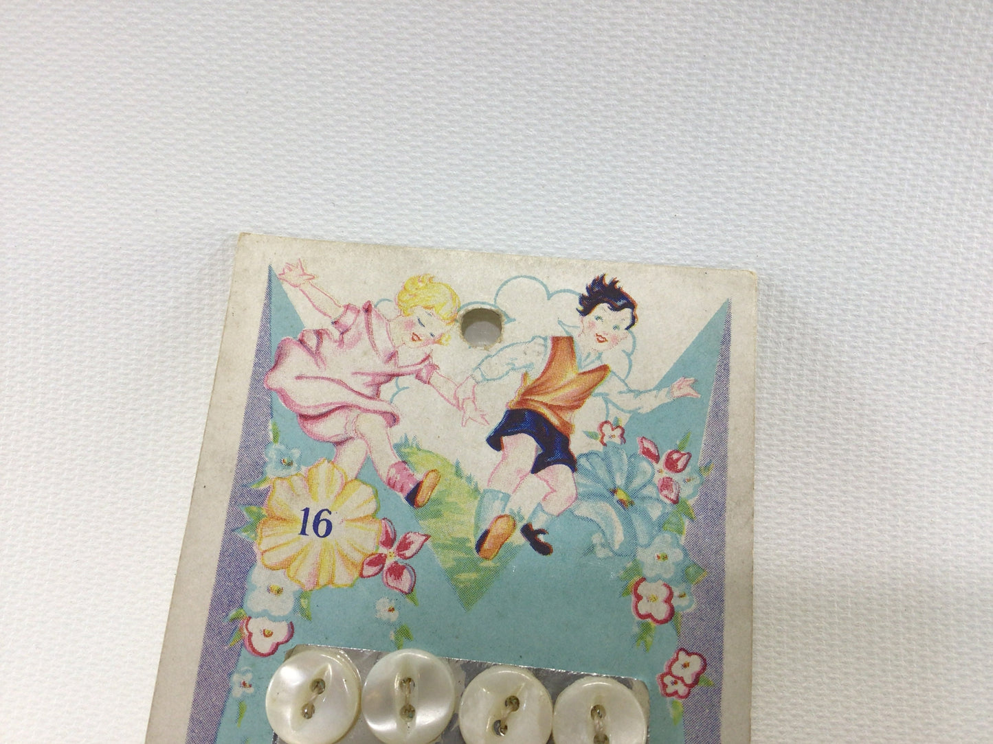 Vintage Buttons on Card Sewing Notions Lady Washington Pearls Size 16 Mother of Pearl