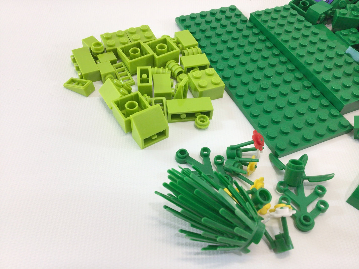 Lego Assorted Dark and Light Green Parts and Pieces Lot