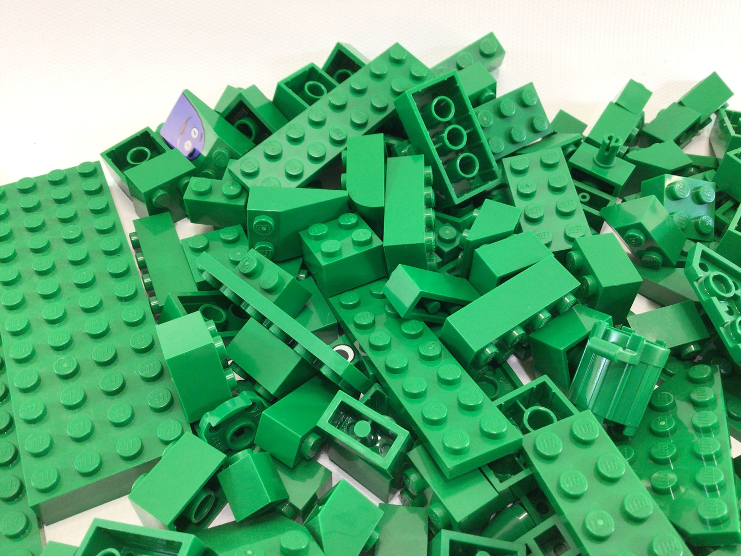 Lego Assorted Dark and Light Green Parts and Pieces Lot