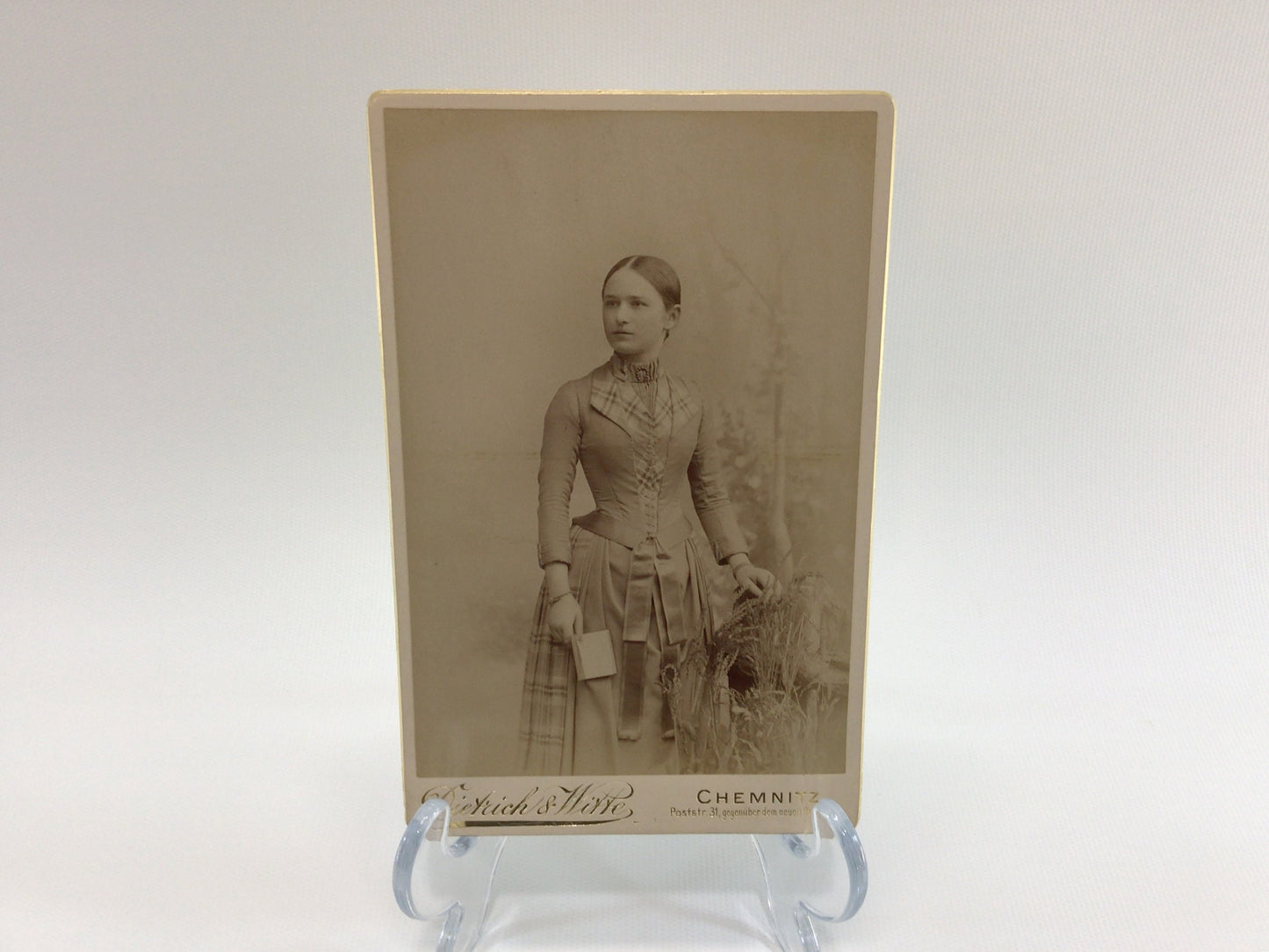 Antique Victorian CDV Cabinet Card Portrait Photograph Young Woman Chemnitz Germany from Gerhardt Family Photo Album Collection 4.25 x 6.5