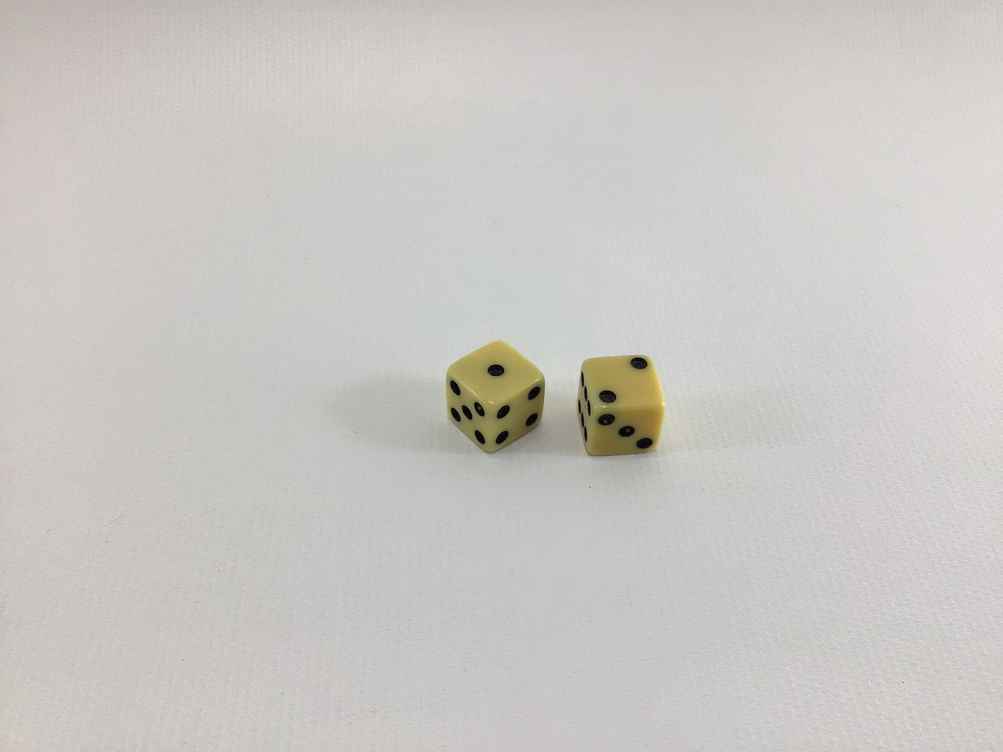 1/2" Butterscotch Dice Vintage Game Pieces