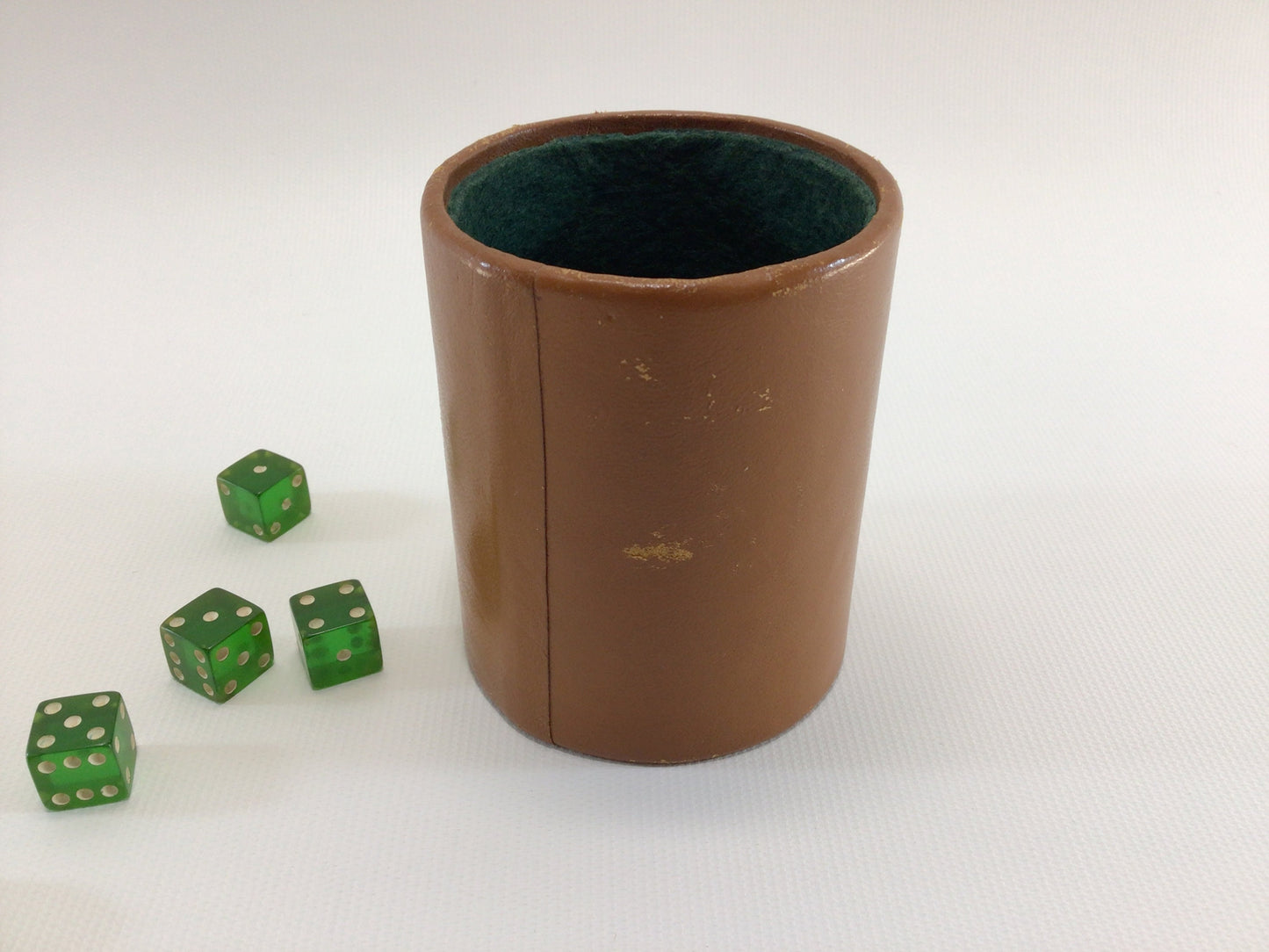 5 Green Acrylic 1/2" Dice in Naugahyde Faux Leather Cup Vintage Game Pieces