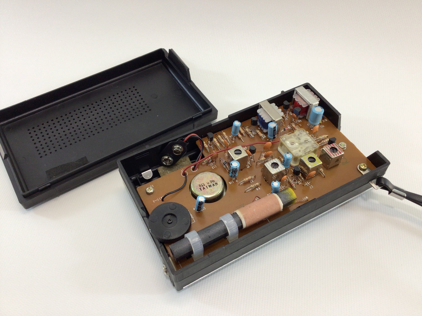 Vintage 7 Transistor Pocket AM Radio Marcraft Model SE-1007 Analog Audio Electronics - Nonworking Parts Repair Display
