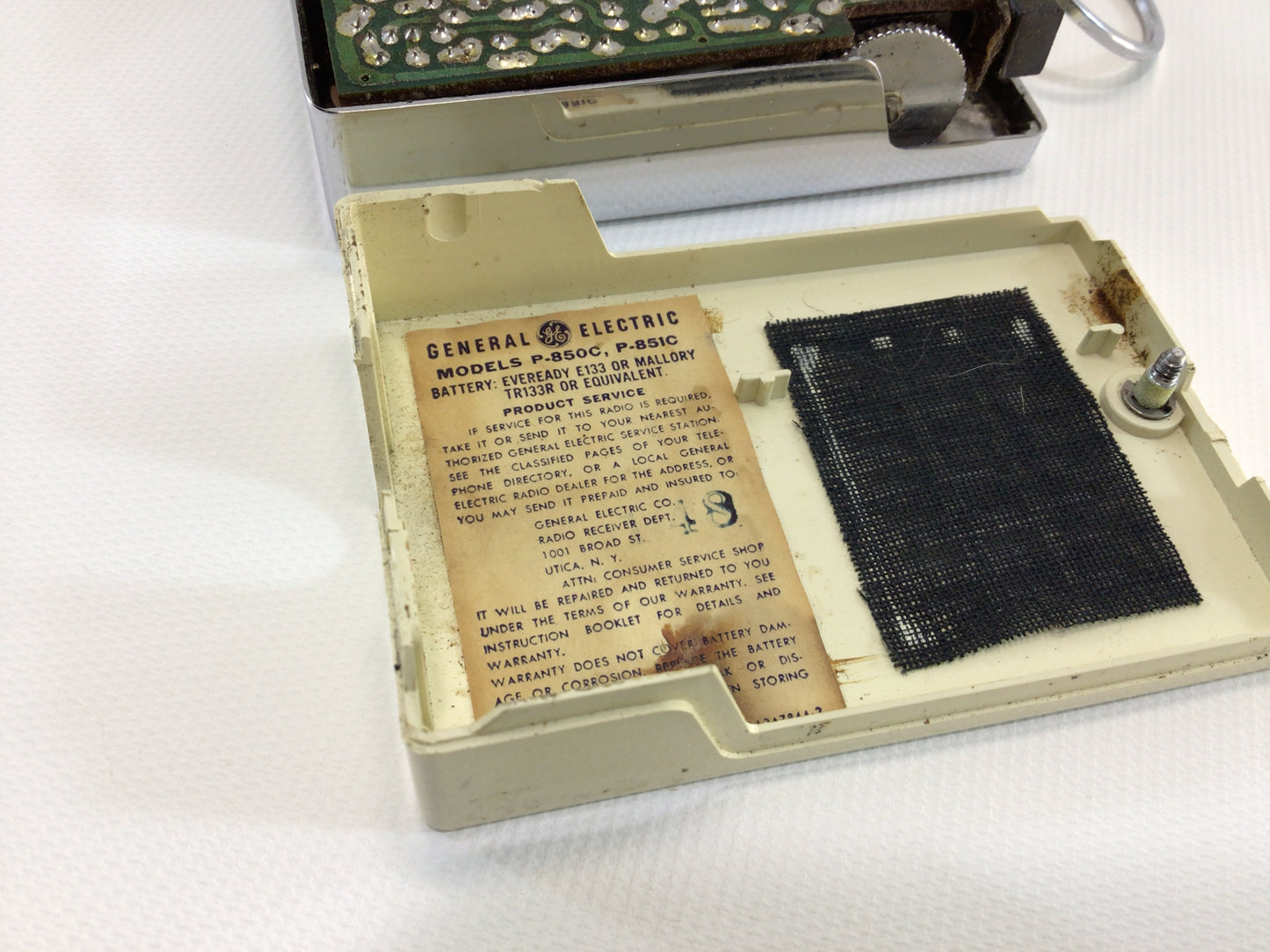 Vintage 6 Transistor Pocket AM Radio GE General Electric Model P-851C Analog Audio Electronics - Nonworking Parts Repair Display