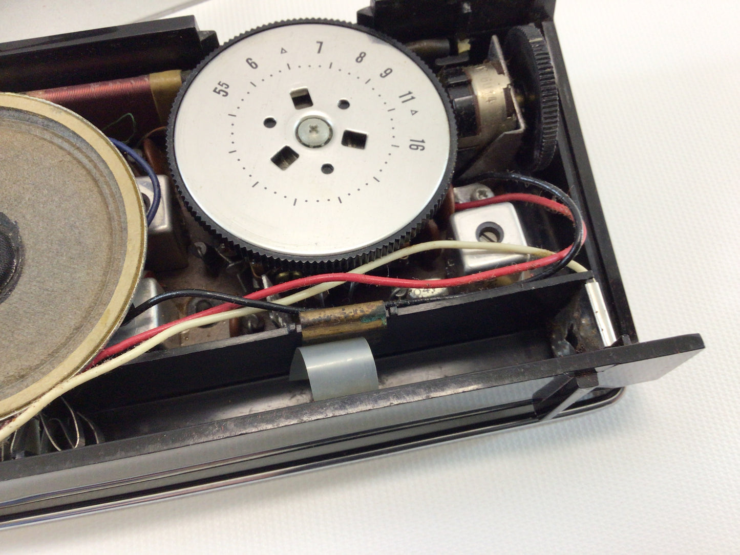 Vintage 6 Transistor Pocket MW Radio Sears Roebuck Silvertone Model 214 Analog Audio Electronics - Nonworking Parts Repair Display