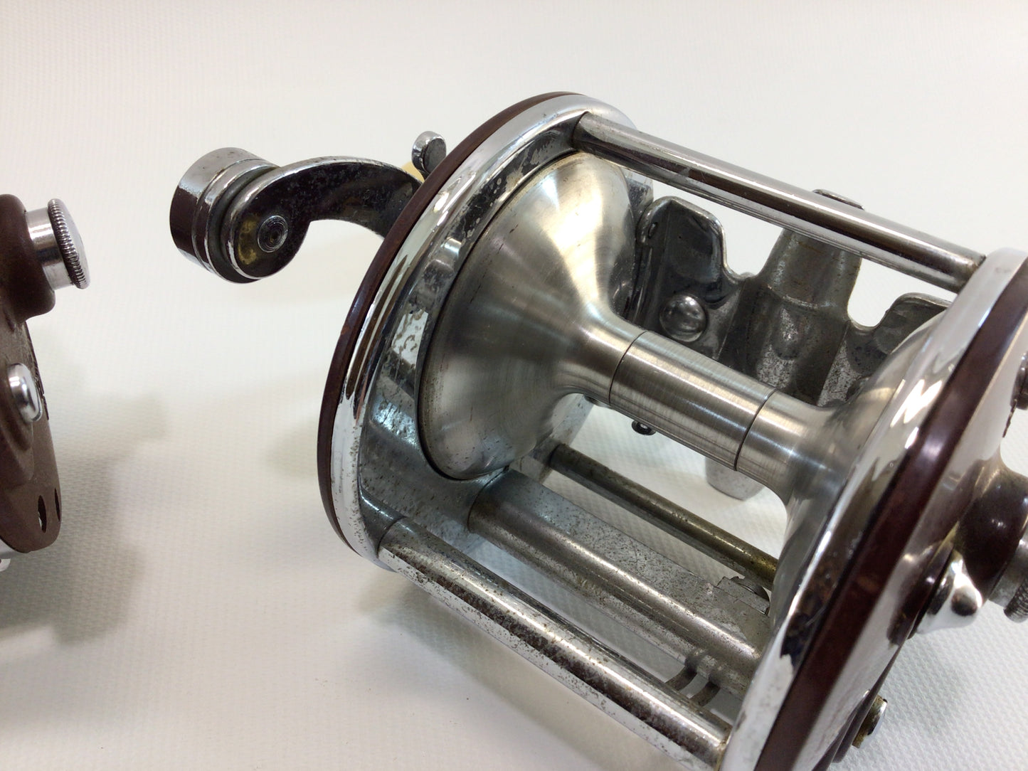 Penn Peer No 209 Baitcasting Fishing Reels Vintage Outdoor Sporting Equipment - Broken Parts Repair Pieces