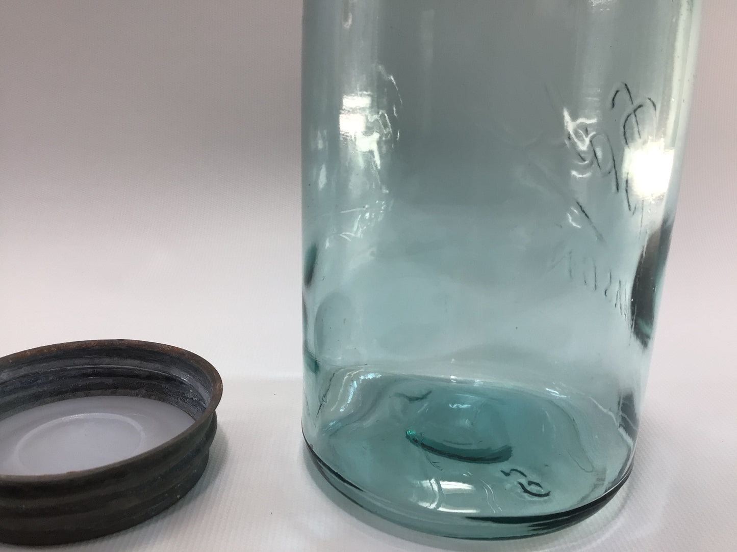 Vintage Blue Glass Ball Mason Jar One Quart J6 with Zinc Lid