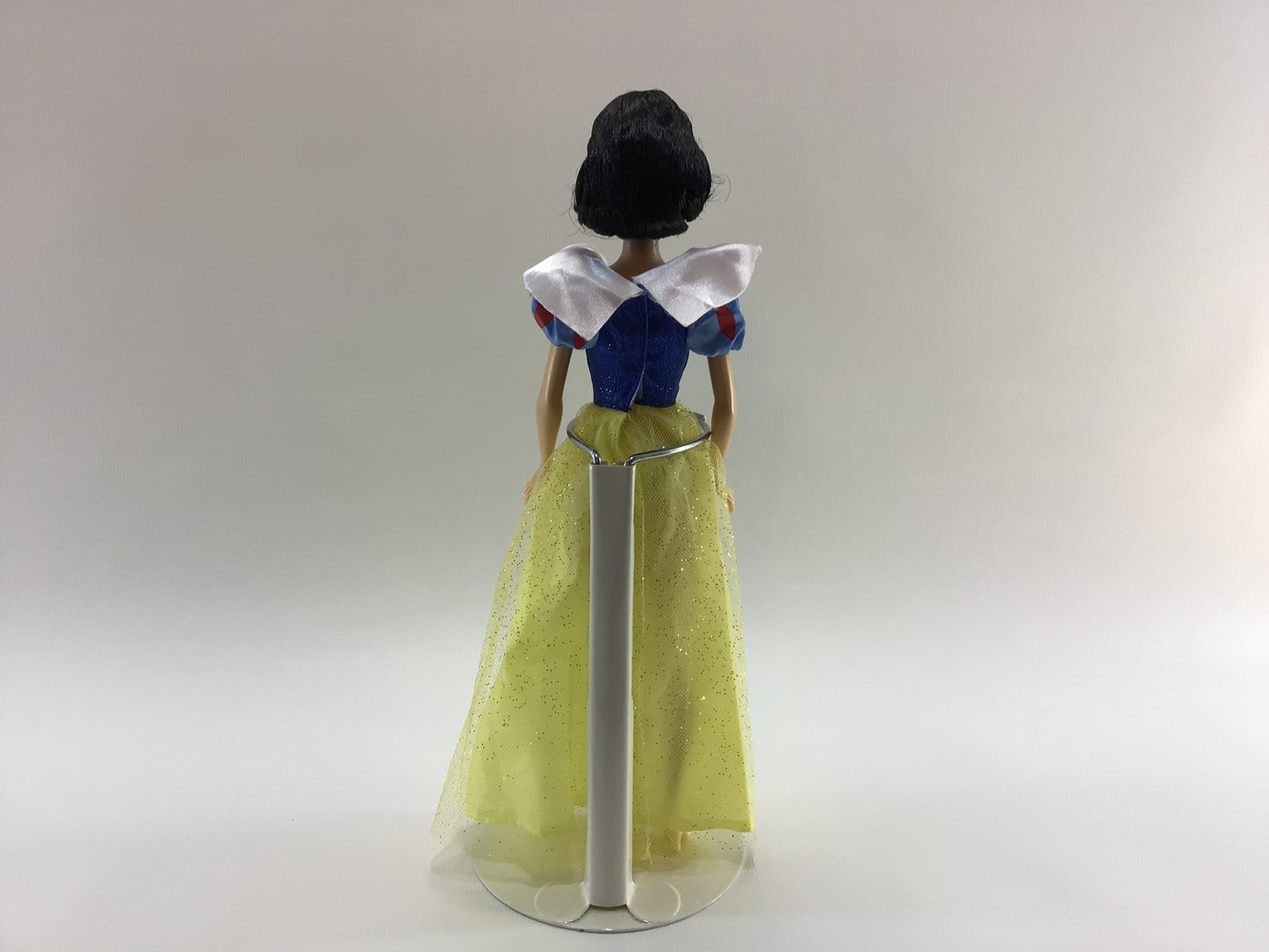 Walt Disney Snow White 12" Fashion Doll