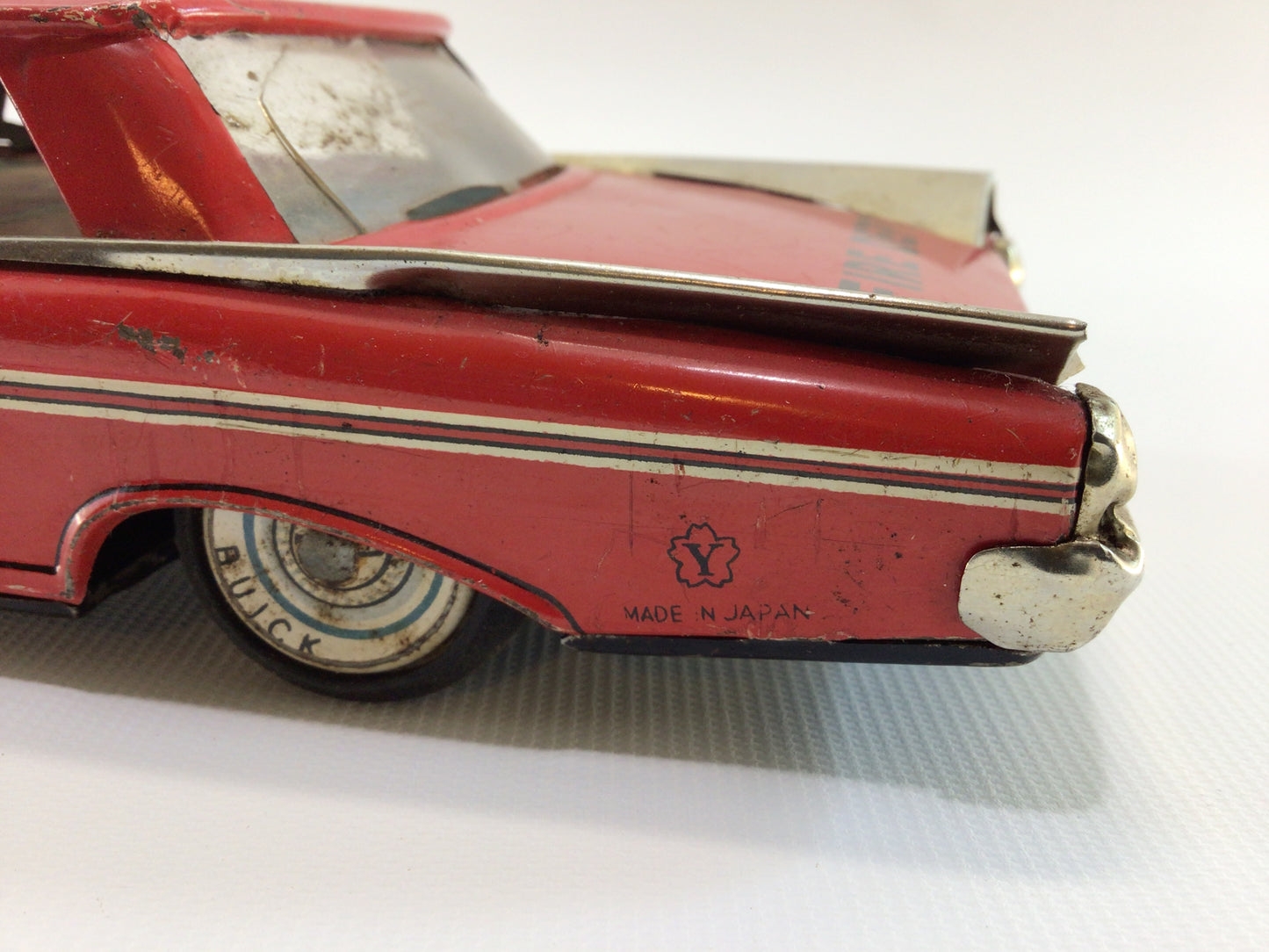 Yonezawa Buick Fire Chief Car Tin Lithograph Friction Vintage Made in Japan Toy