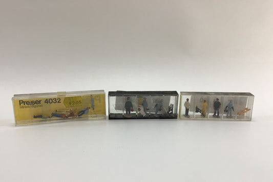 Model Railroad HO Scale Citizens and Dogs Lot Vintage Preiser Miniature Diorama Parts Pieces