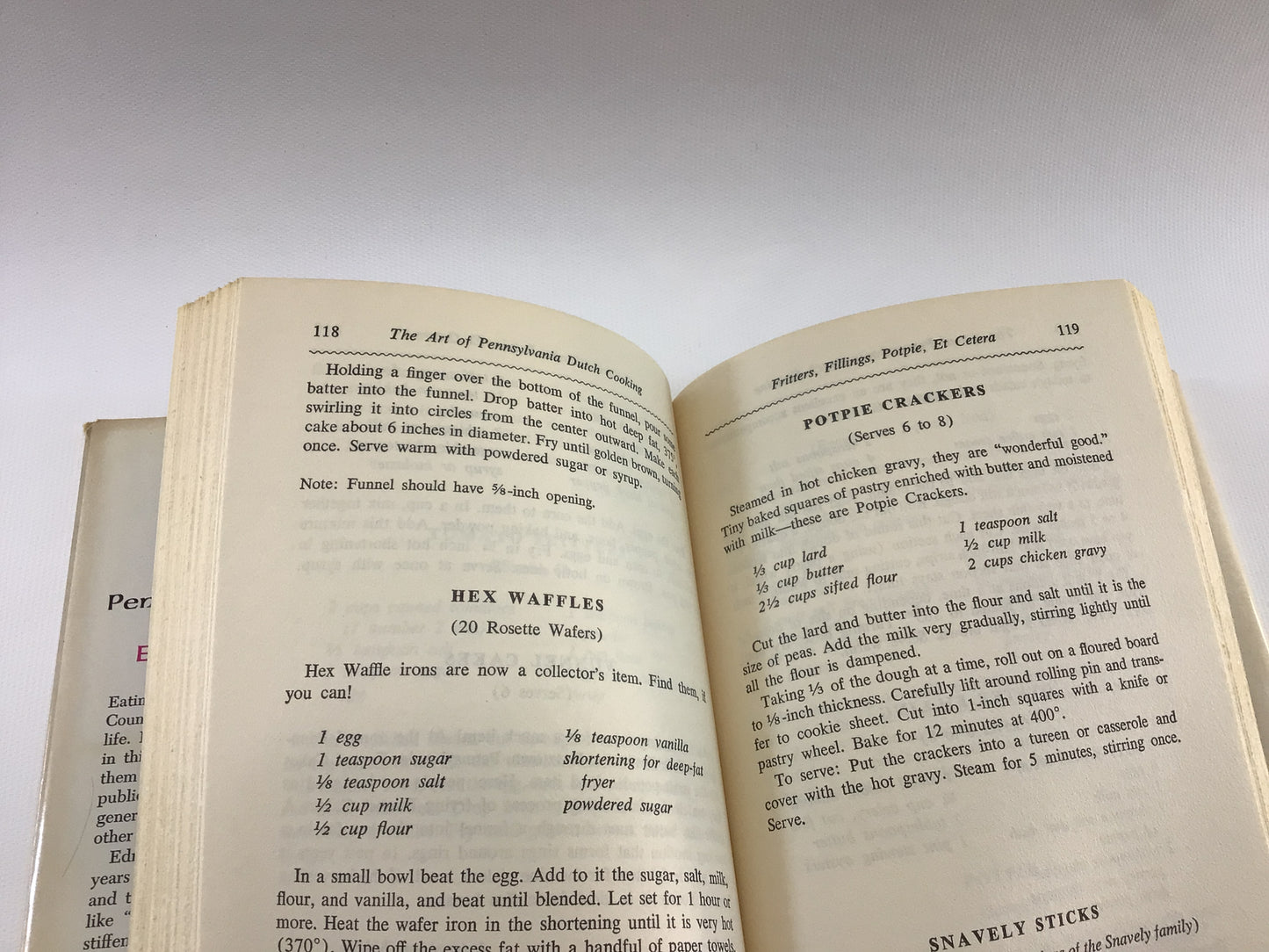 Vintage Cookbook The Art of Pennsylvania Dutch Cooking Copyright 1968 by Edna Eby Heller