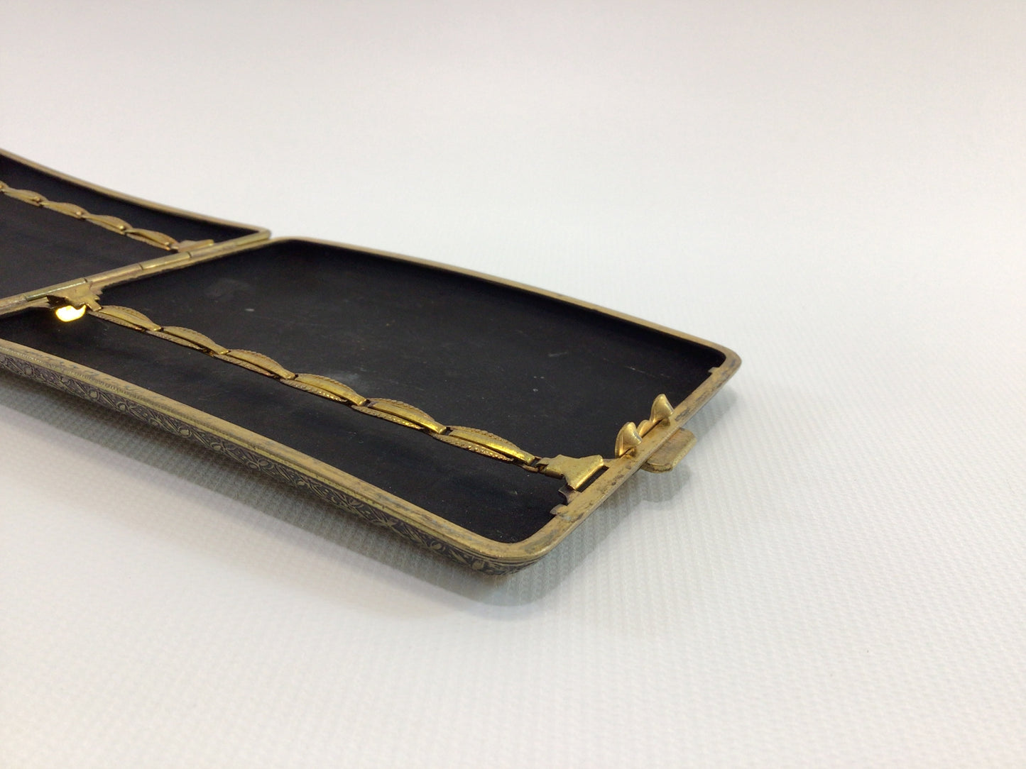 Mid Century Cigarette Case Damascene Mt Fuji Motif Quality Made Vintage Tobacciana Collectible