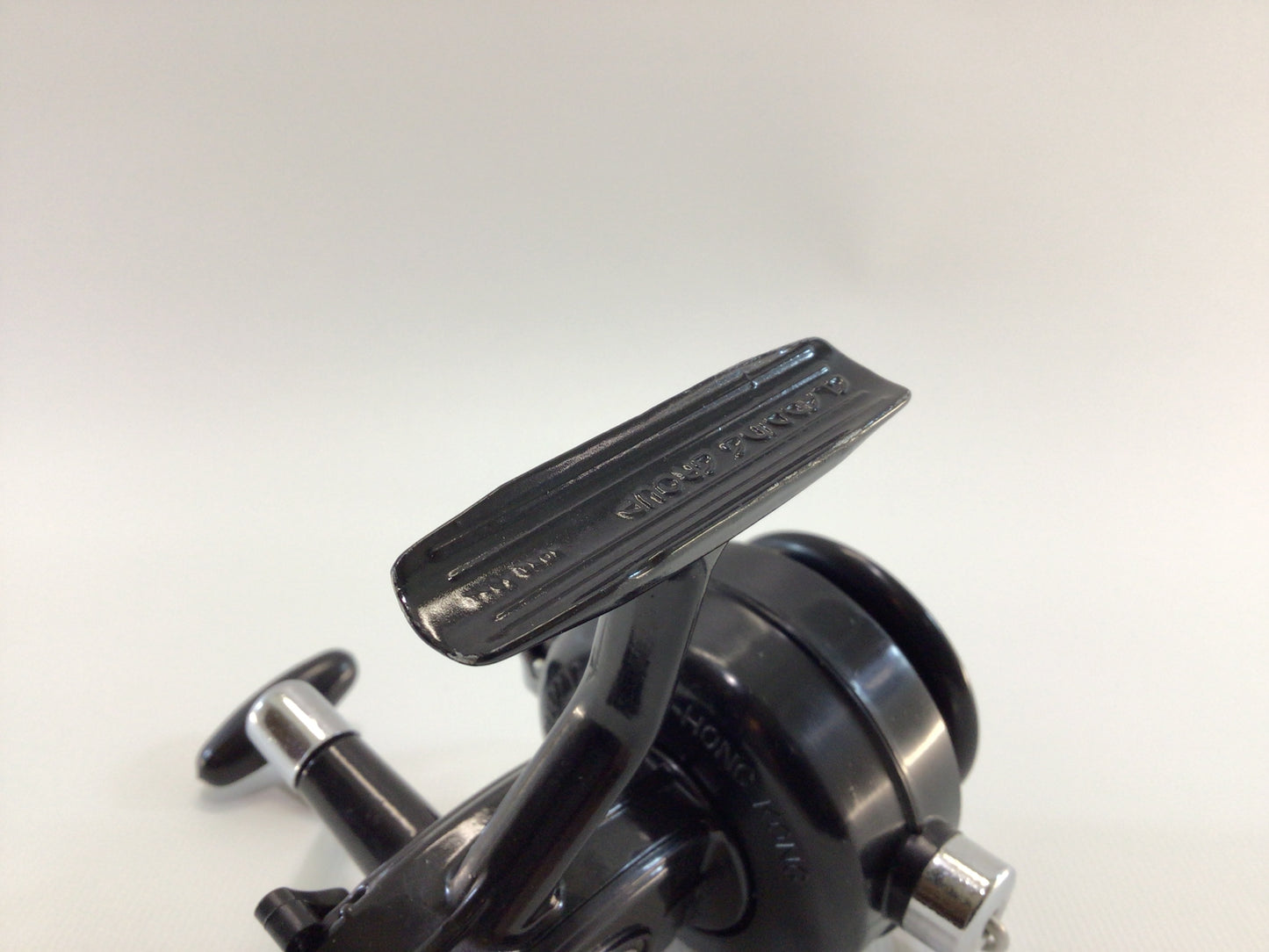 Gladding 2202 Spinning Reel Vintage Made in Hong Kong Outdoor Sporting Equipment Fishing Tackle