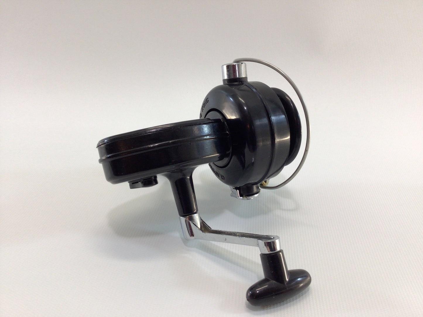 Gladding 2202 Spinning Reel Vintage Made in Hong Kong Outdoor Sporting Equipment Fishing Tackle
