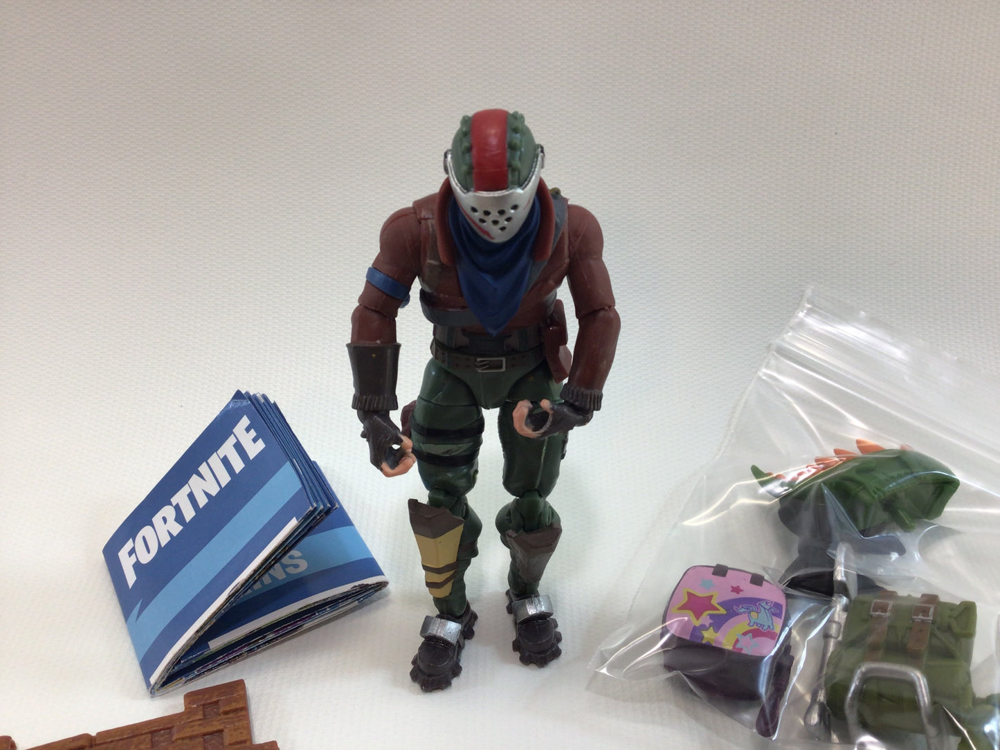 Jazwares Fortnite Rust Lord Figure with Weapons and Back Bling