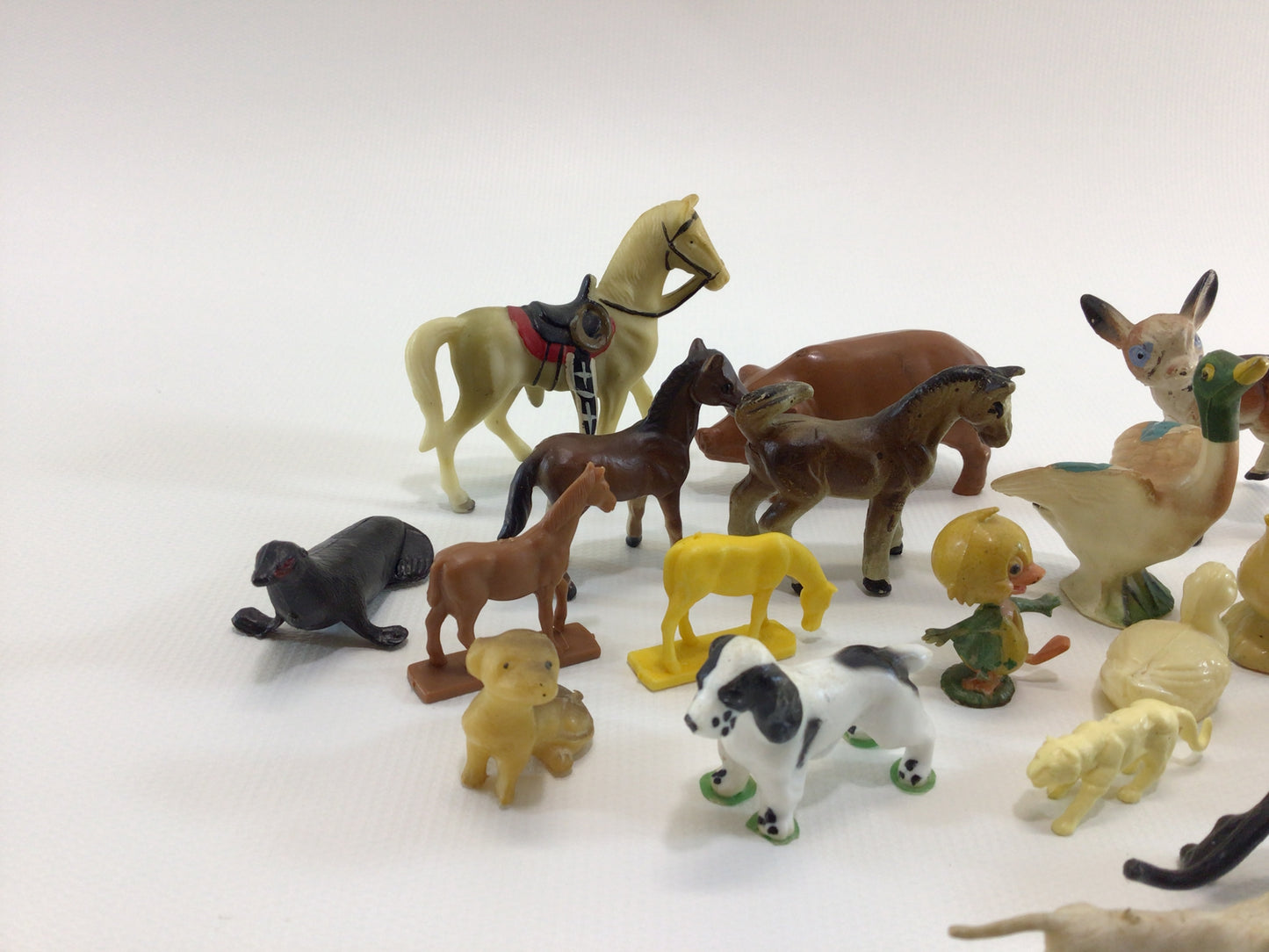 Wild Animals 1970s Plastic Collectible Toy Figurines 20 Assorted Pieces