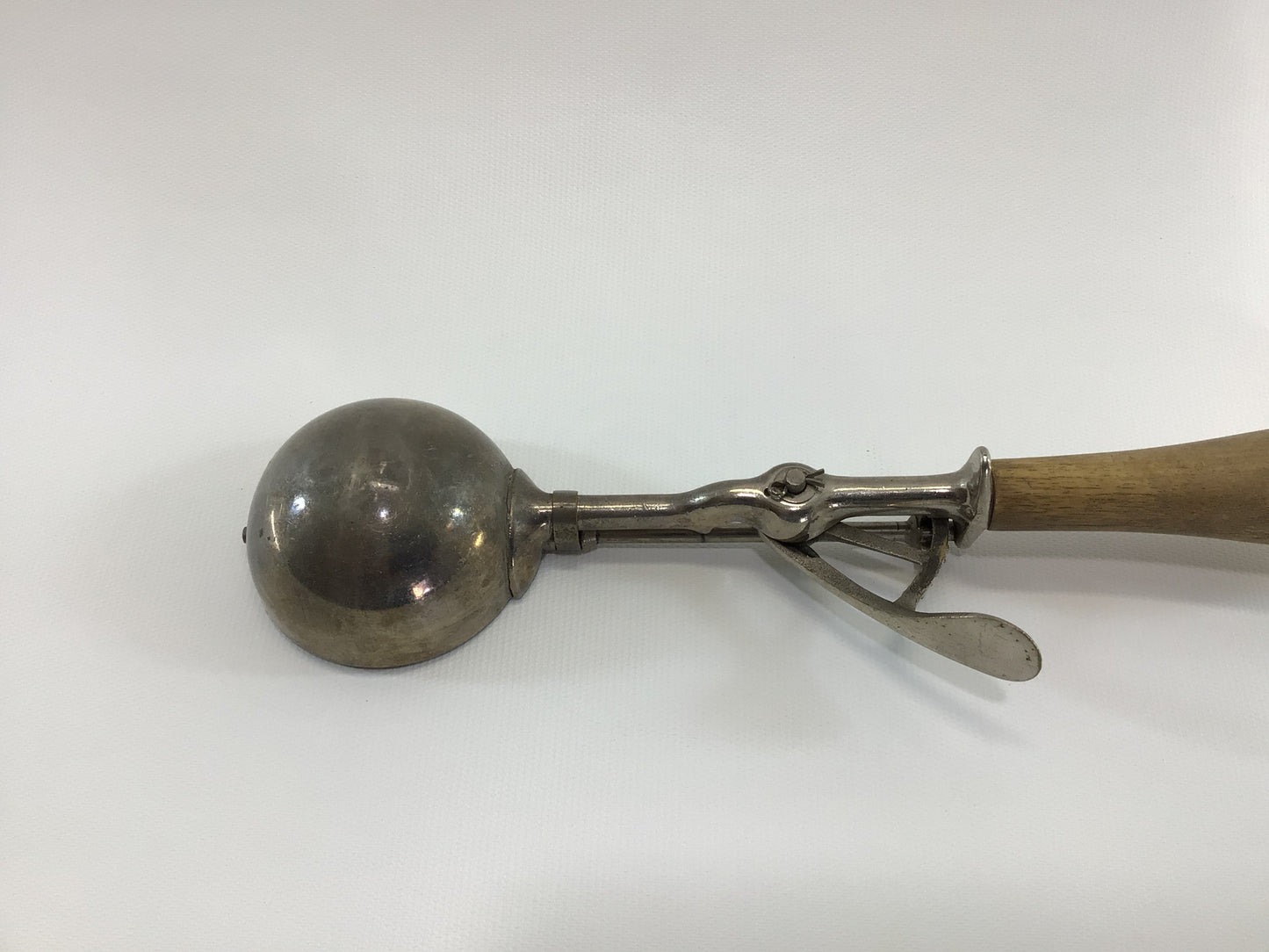 Gilchrist Ice Cream Scoop Model 31 Size 12 Antique Parlor Soda Fountain Kitchen Decor