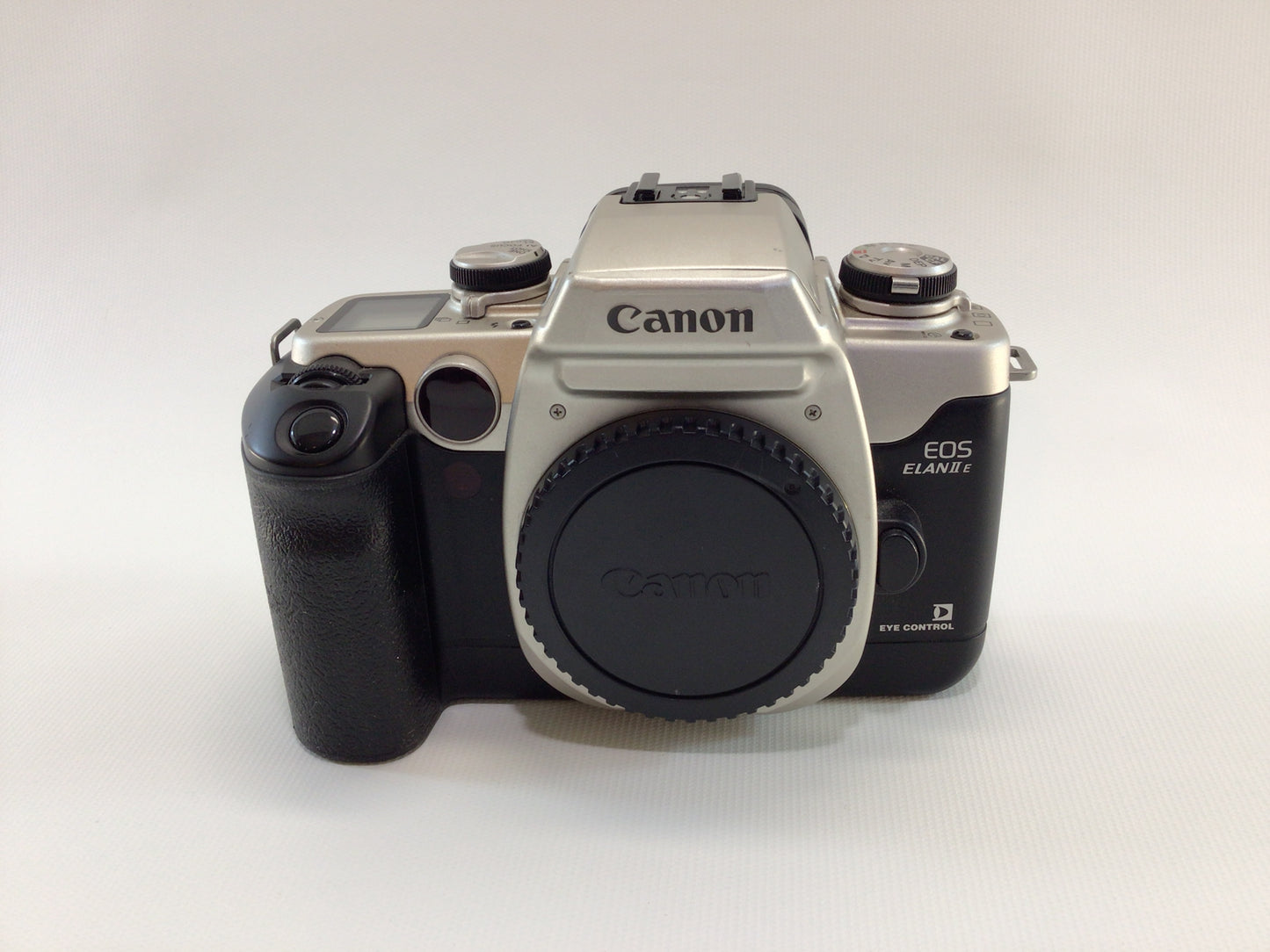 Canon 35mm EOS Elan II E Camera Body and EF 28- 80mm Zoom Lens Vintage Photography Equipment