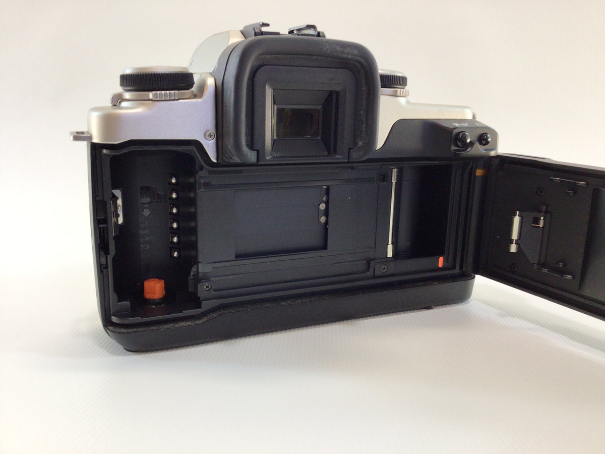 Canon 35mm EOS Elan II E Camera Body and EF 28- 80mm Zoom Lens Vintage Photography Equipment