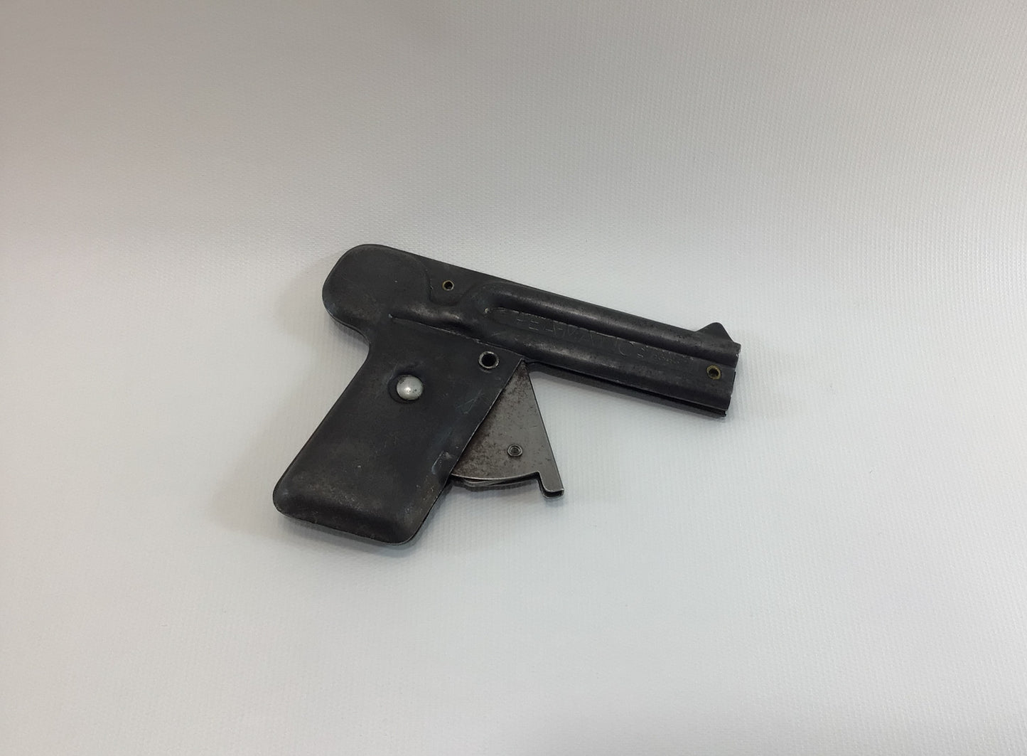 Pea Shooter Toy Handgun 12 Shot Pistol Vintage Pressed Steel PEA MATIC by Straits Corp