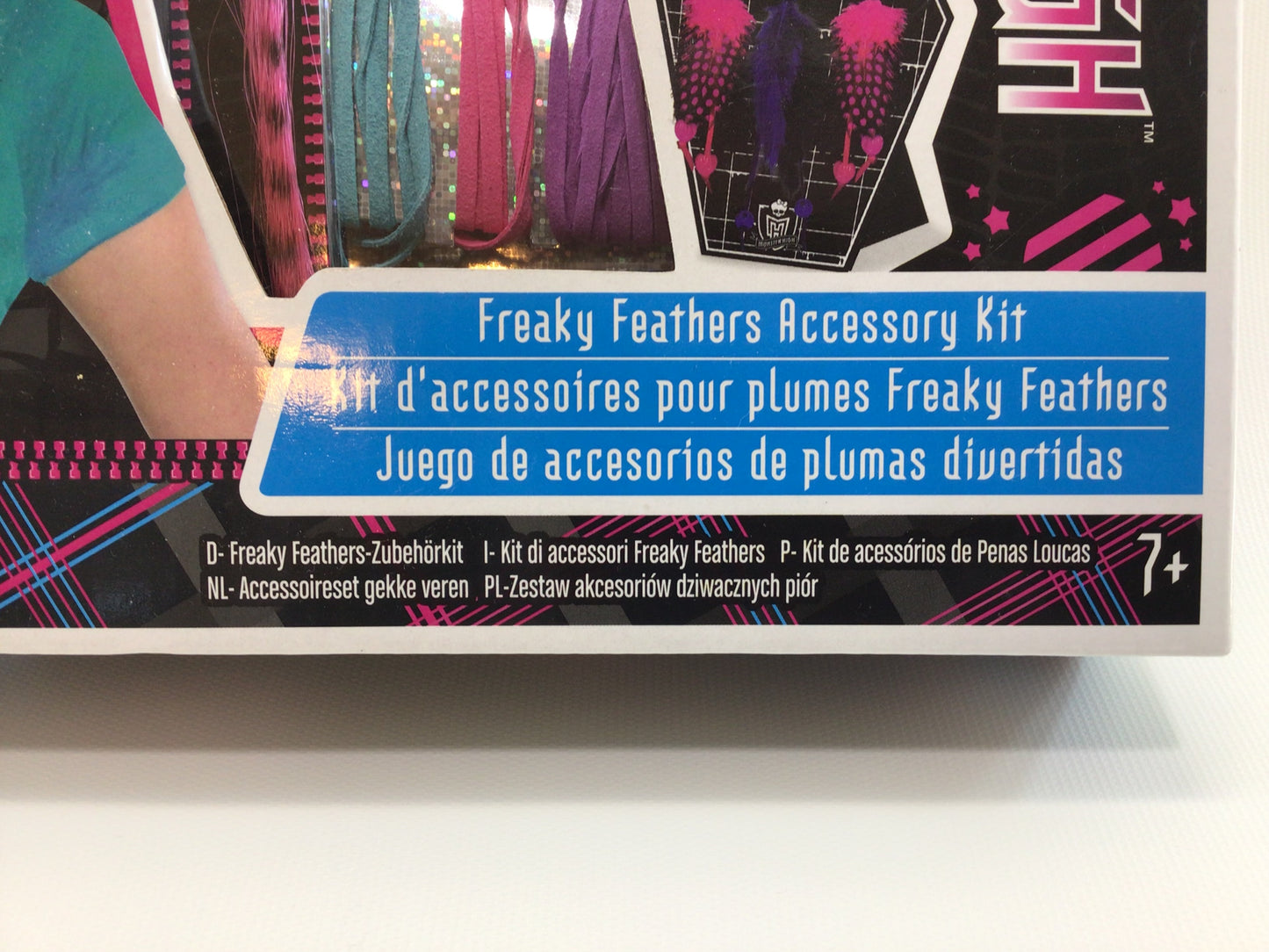 Monster High Mattel Fashion Doll Freaky Feathers Earrings Accessory Kit 2011